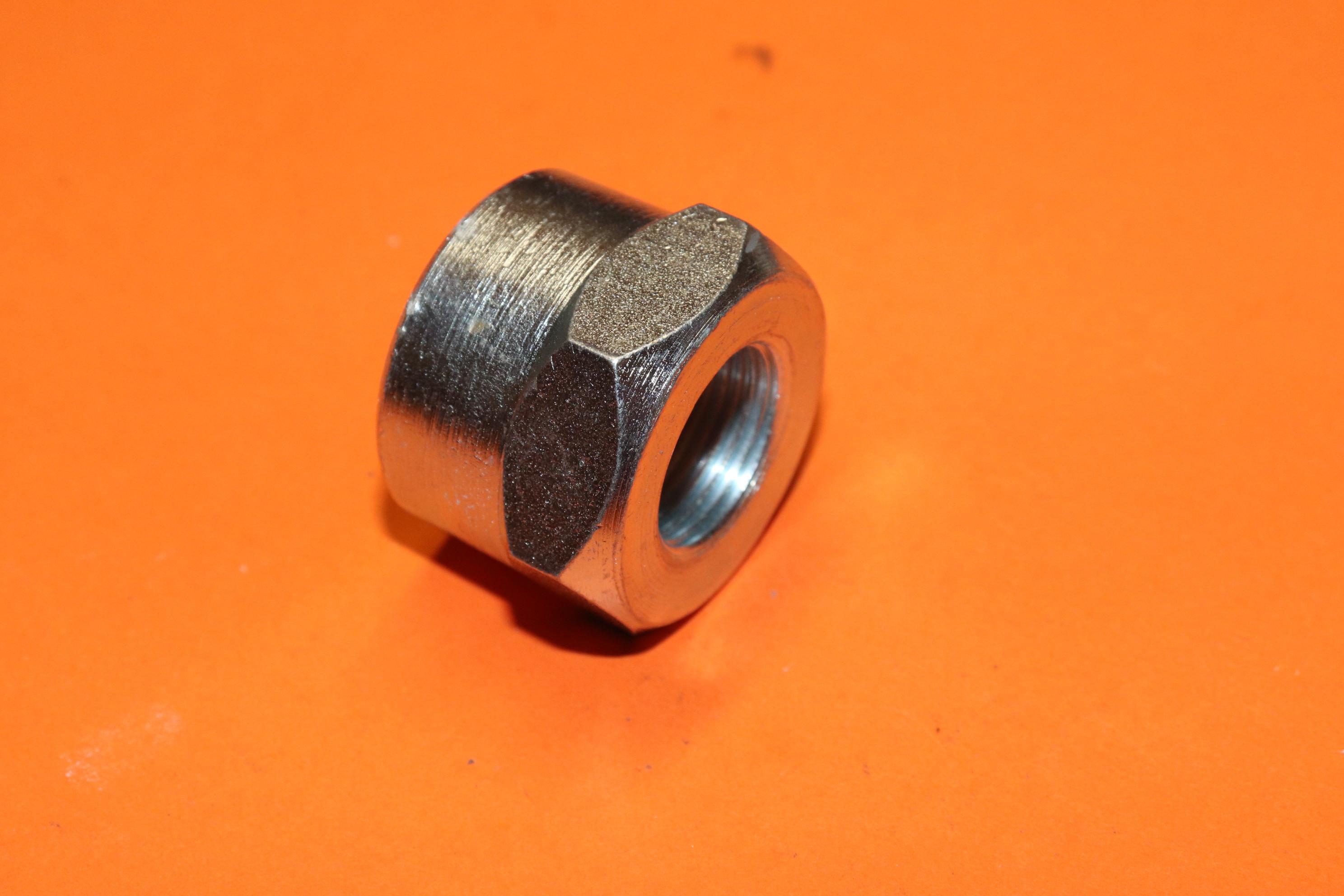 BSA A7 A10 FULL WIDTH CAST IRON REAR HUB SPINDLE NUT 195863 426077 UK