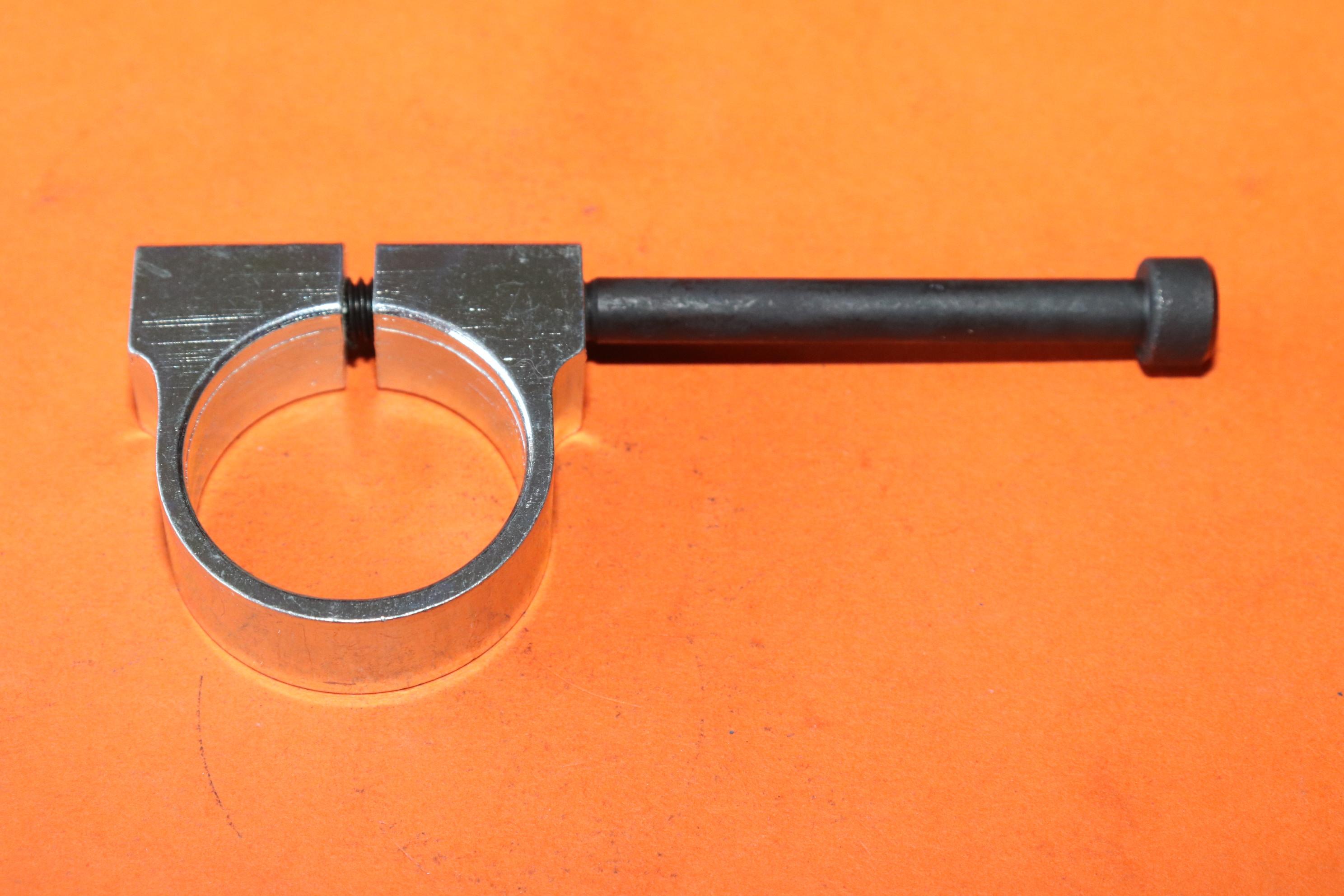 BSA C15 B40 DISTRIBUTOR BODY CLAMP AND SCREW 400324 400372 400322 UK