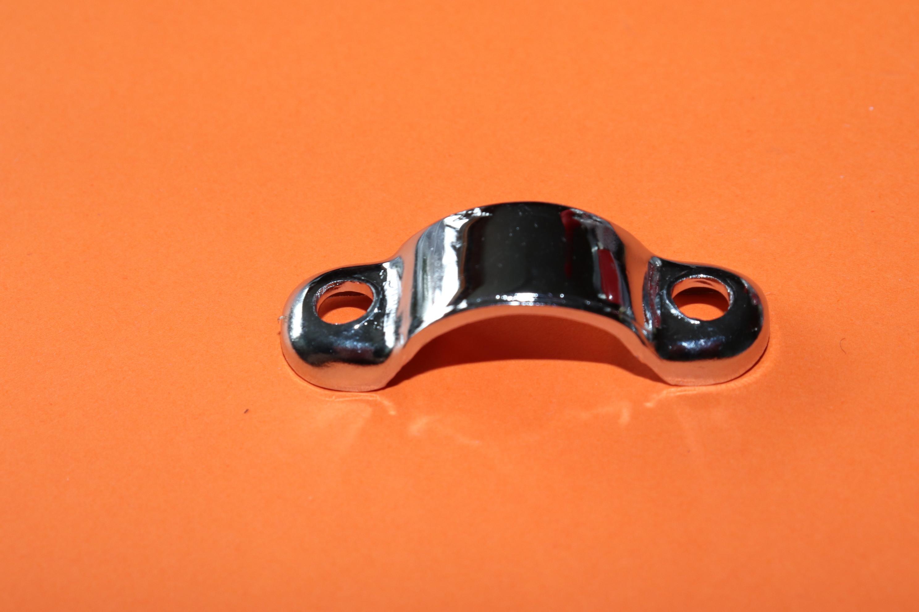 TRIUMPH 1" HANDLEBAR BRAKE LEVER CLIP BACK CLAMP 12/044