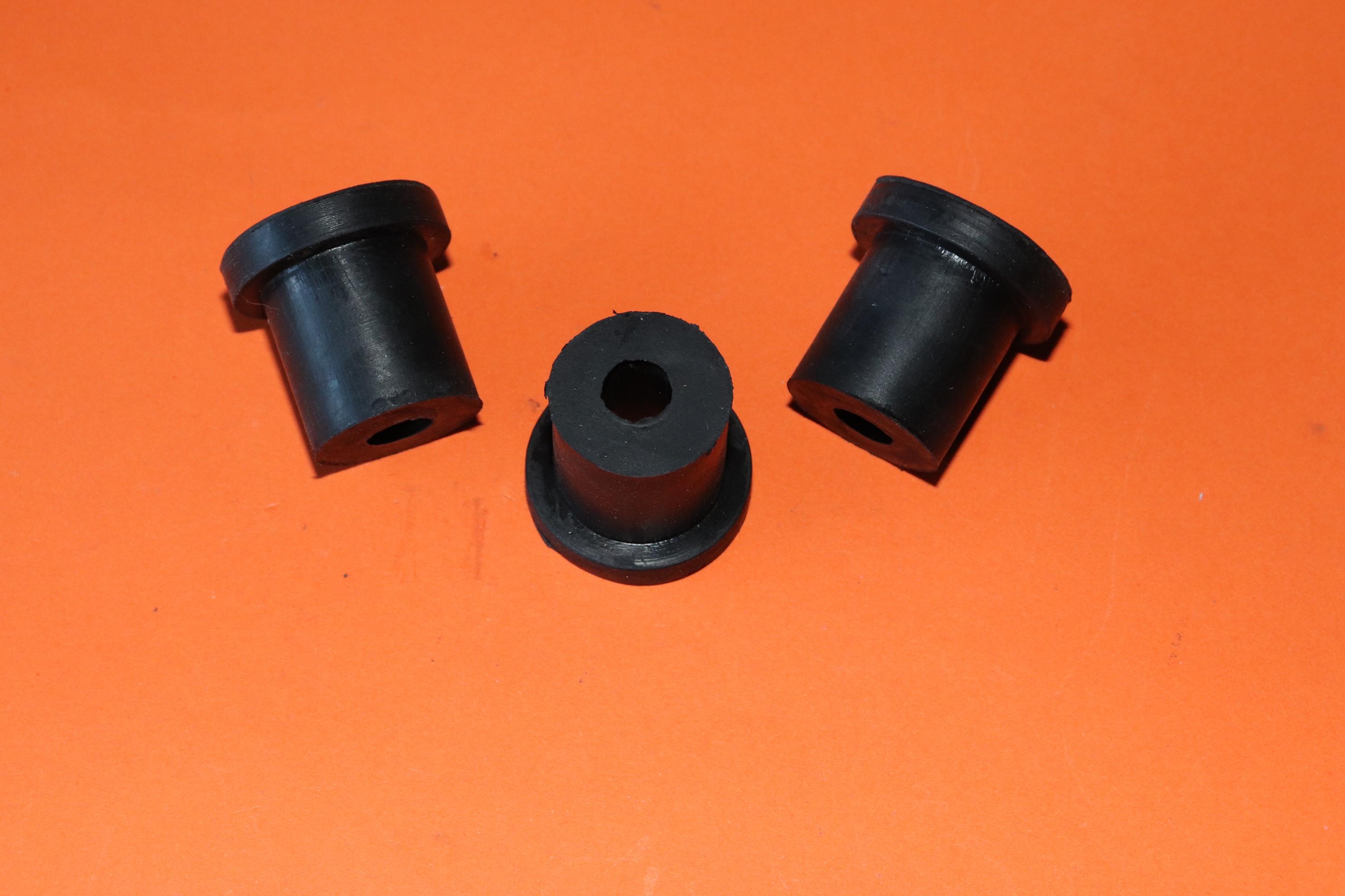 BSA A65 TRIUMPH OIF T120 T140 BATTERY MOUNTING RUBBER KIT 197185 826039