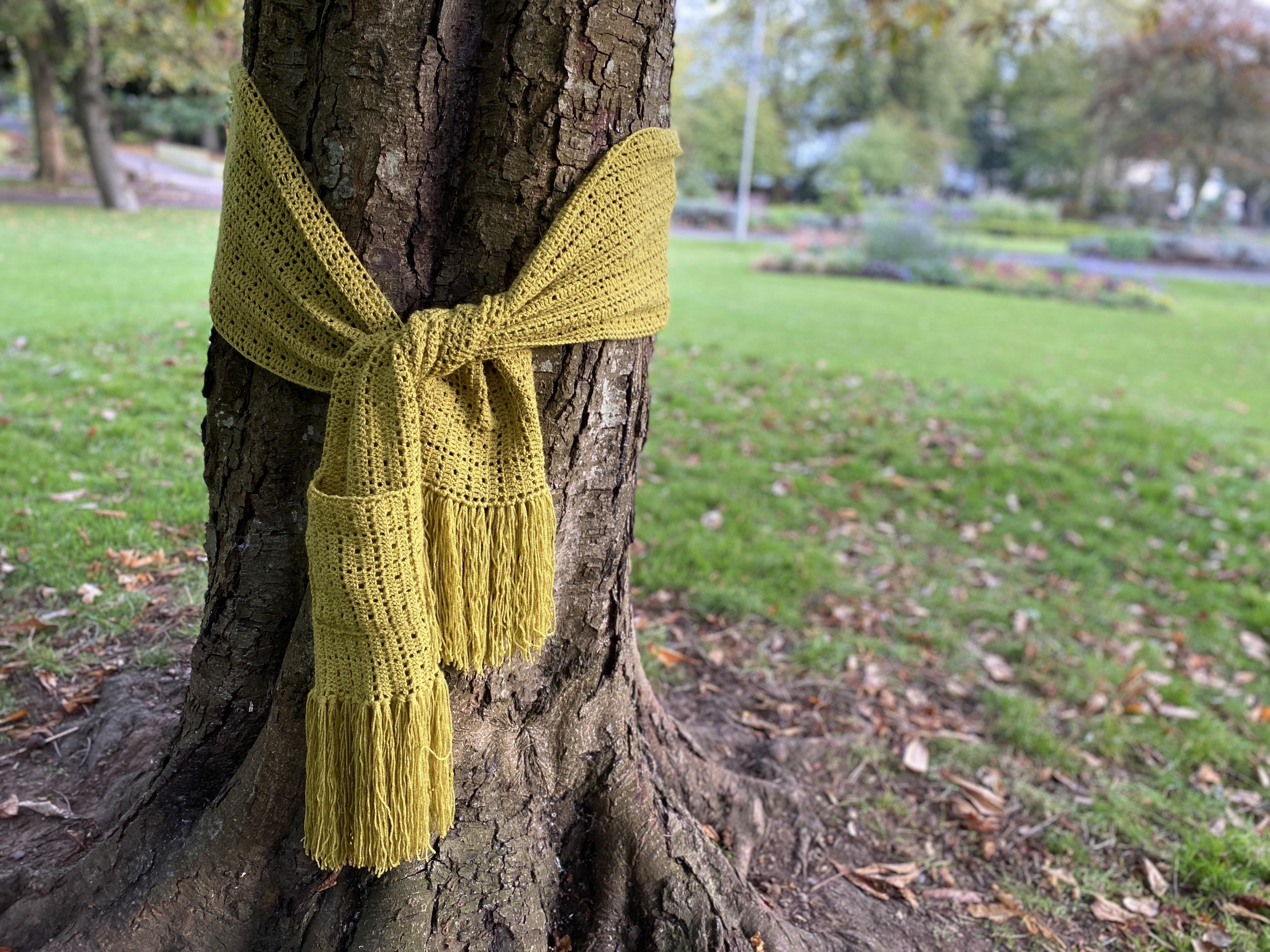 pocket scarf around tree