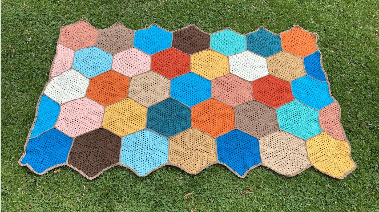 June pack in hexagon blanket