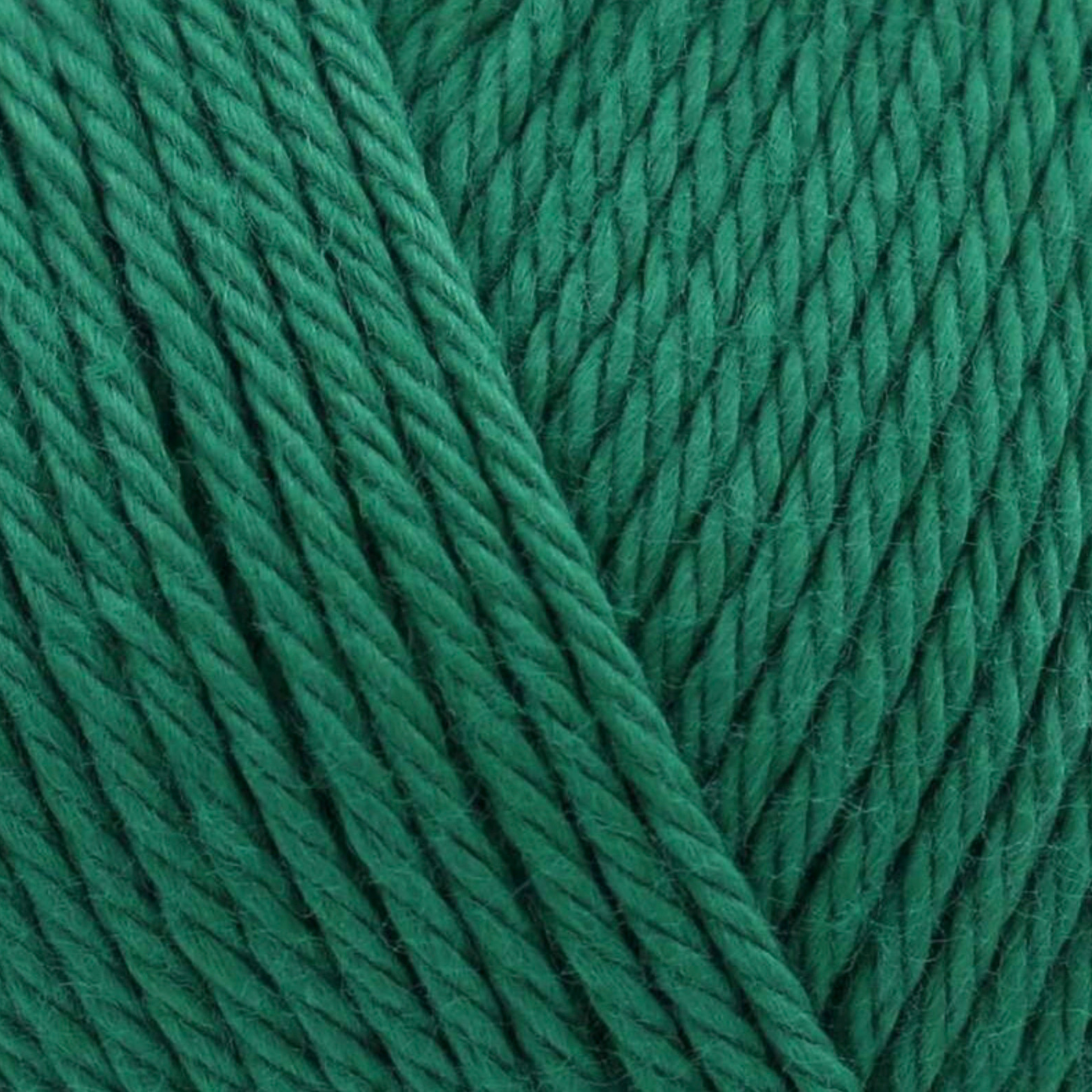 James C. Brett It’s Pure Cotton DK yarn Emerald IC33, 100% cotton DK yarn texture in a deep rich green shade.