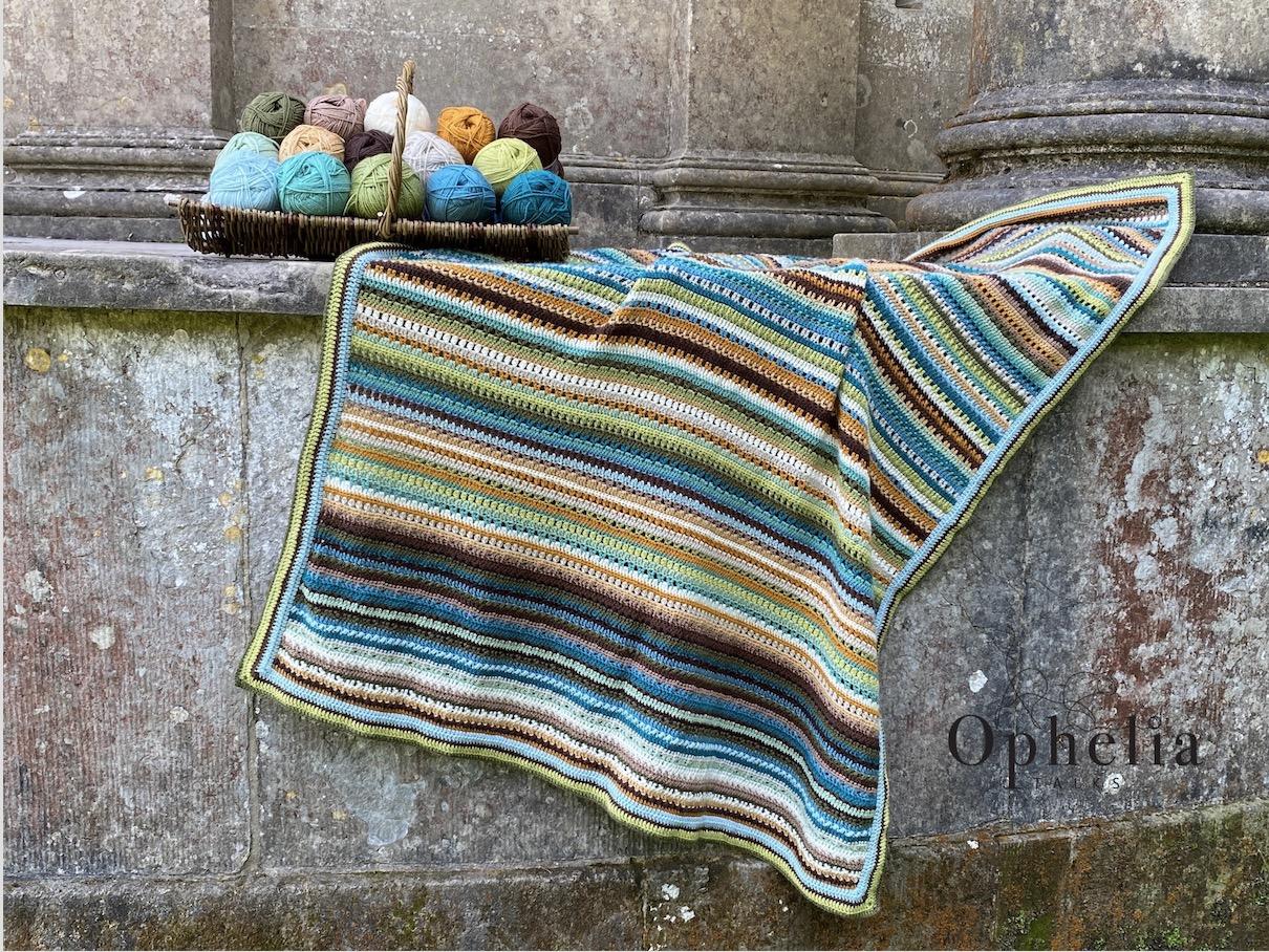 lizzie blanket with yarn