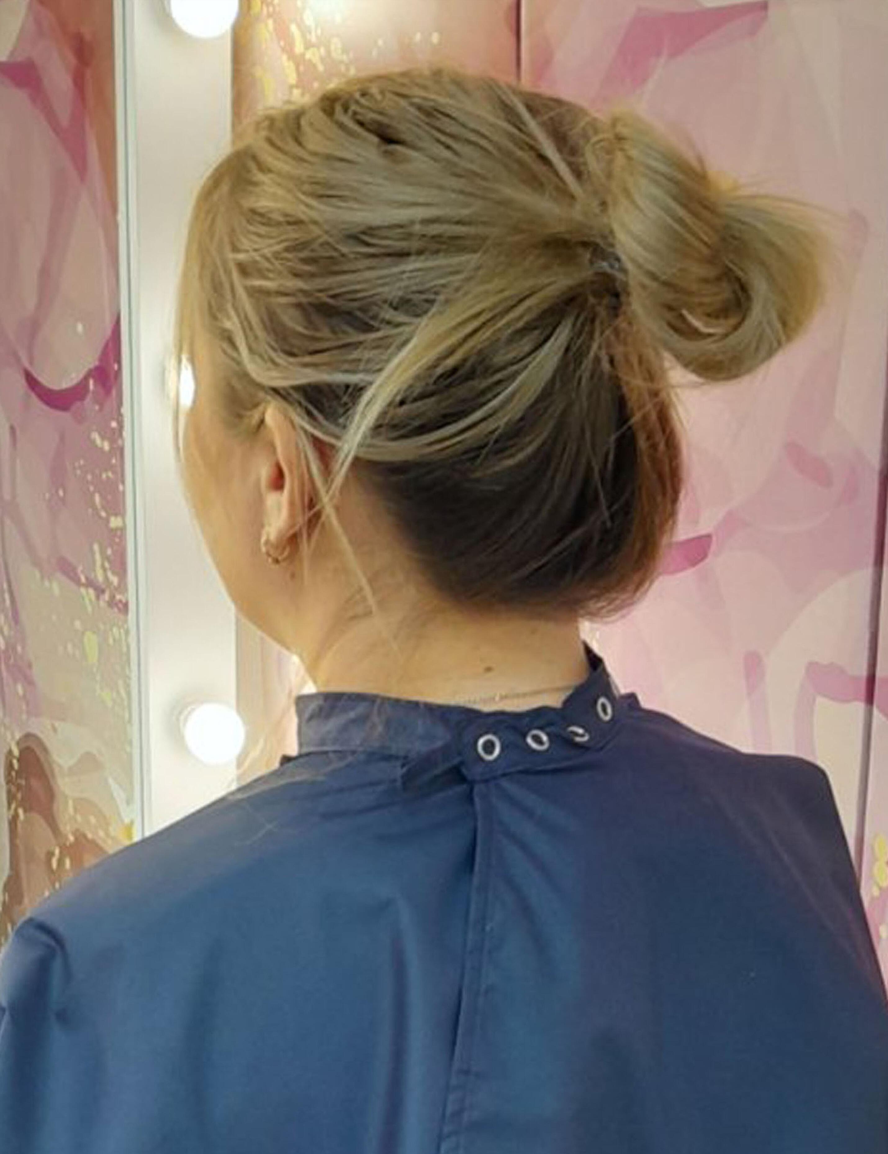 Navy Hairdressing gown with poppers closing