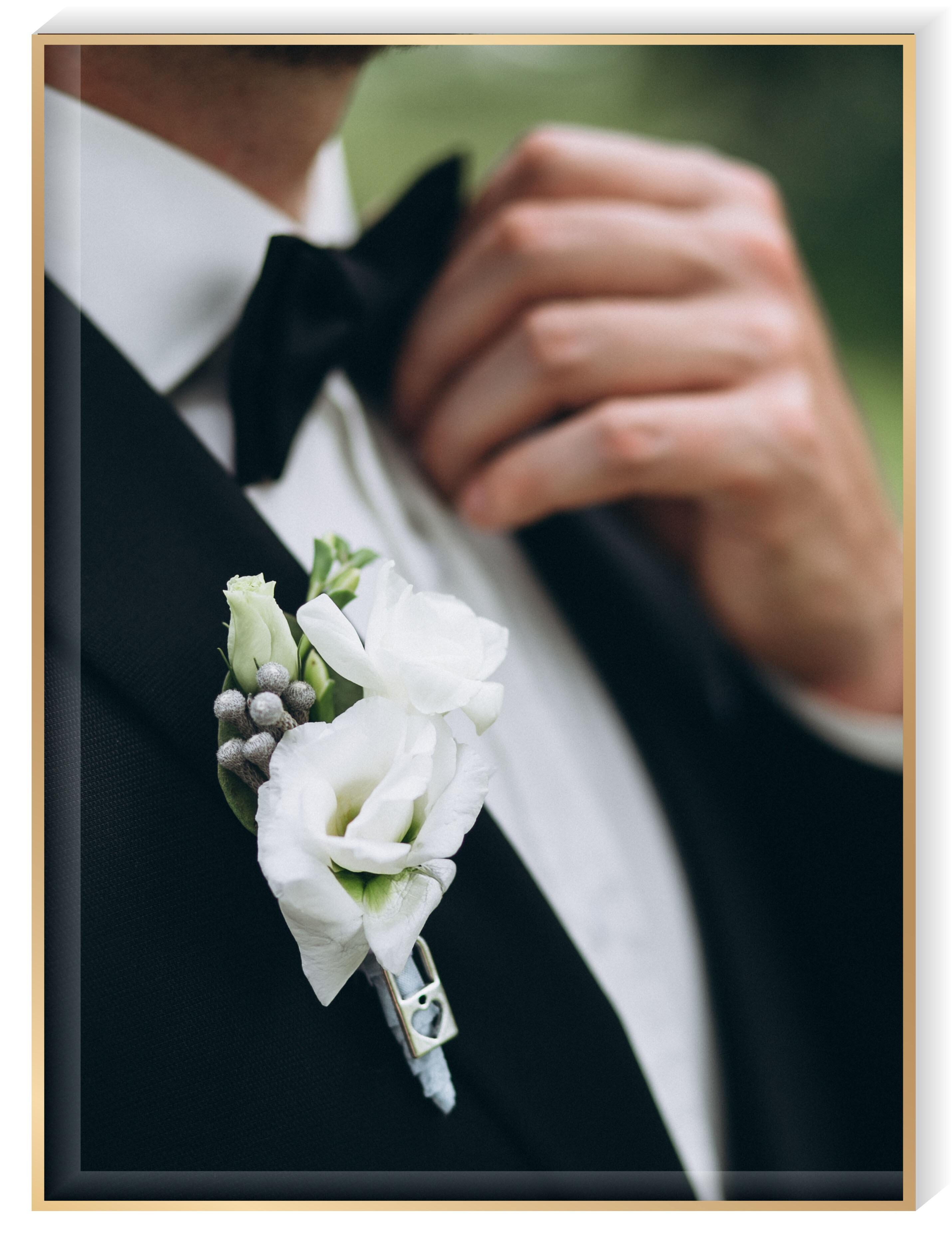 personalised groomsmen gifts UK, elegant groomsmen gift ideas personalised, custom wedding gifts for groomsmen, matching groomsmen gift sets UK, premium groomsmen gifts personalised, personalised best man gift UK, custom best man keyring, best man gift set personalised