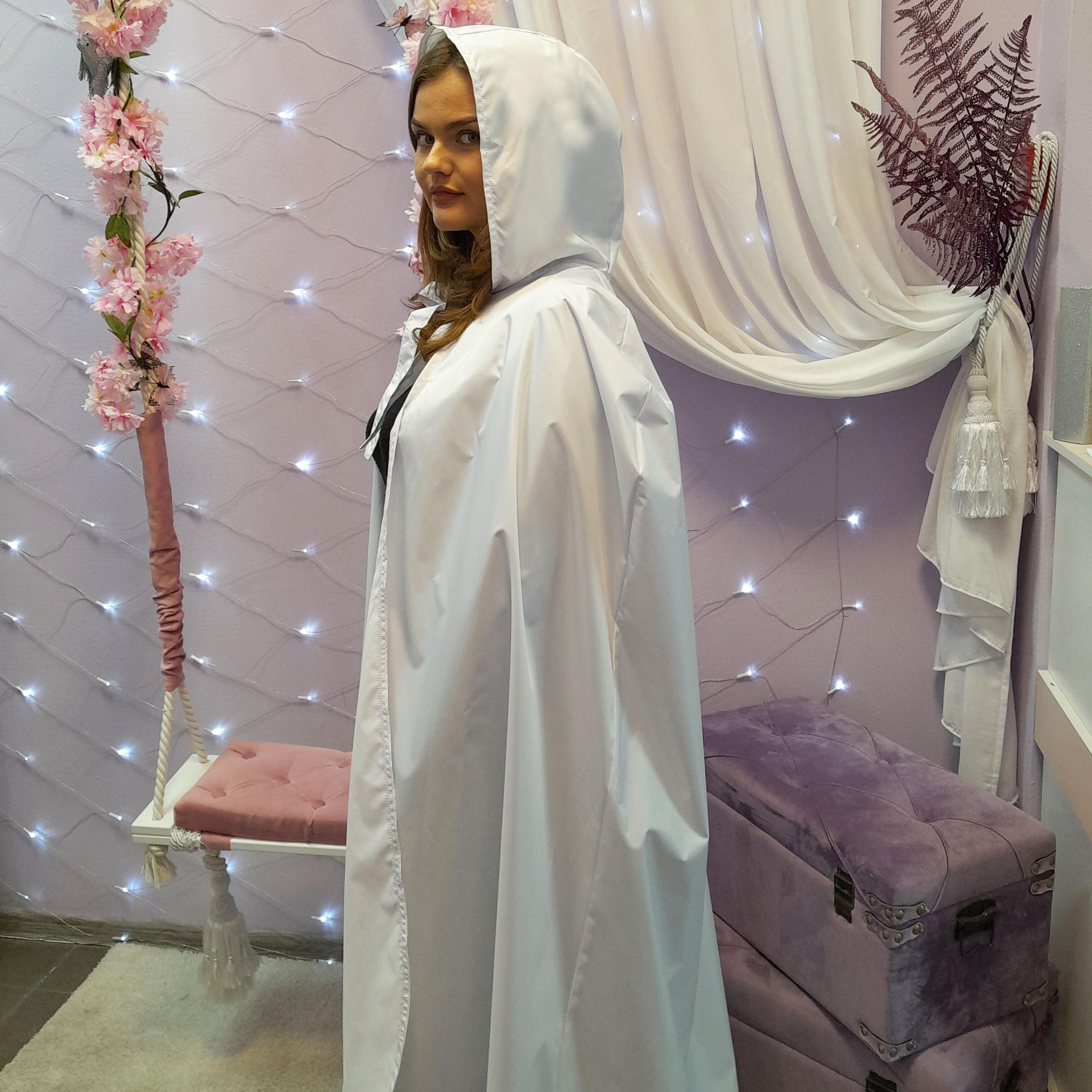 Nibano Hooded Hair Cutting Show Gown White