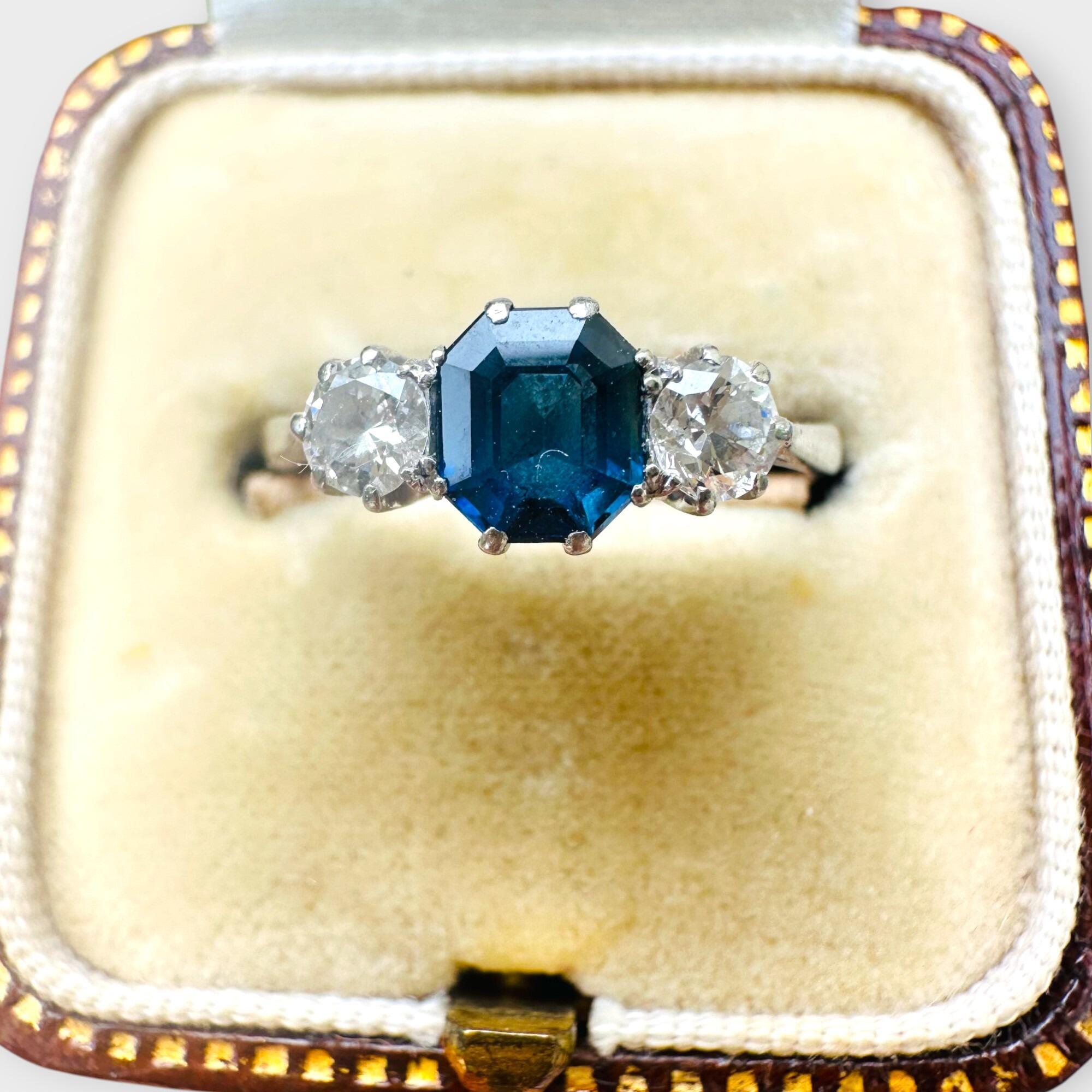 A vintage sapphire and diamond trilogy ring -SOLD OUT