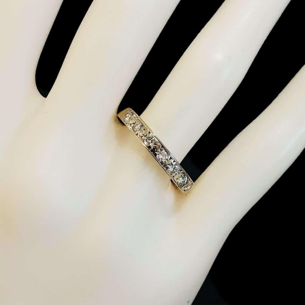 Stunning 18ct gold half eternity ring with seven diamonds in channel setting