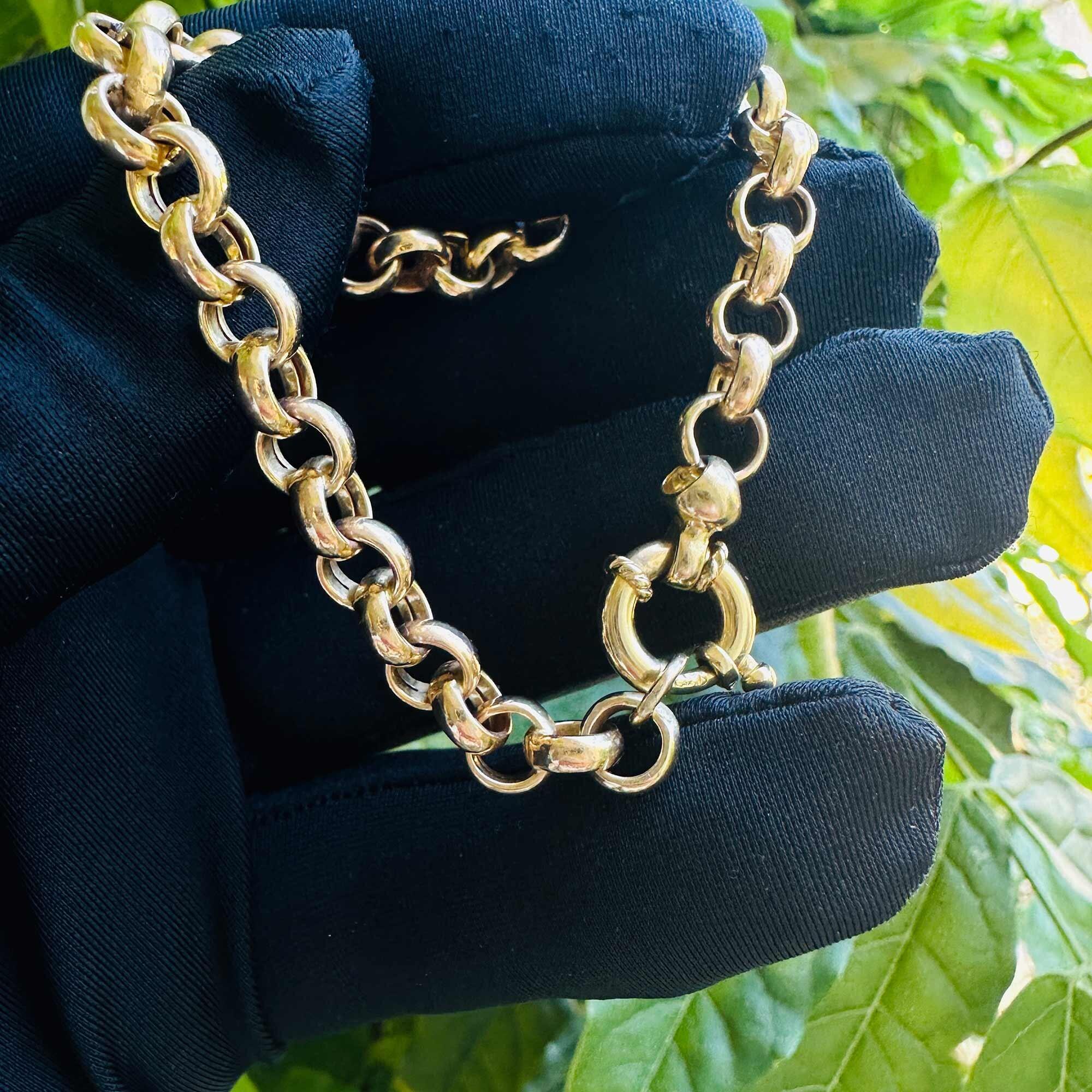 9ct gold belcher link bracelet with oversized bolt ring clasp. Perfect for stacking with other bracelets and adding charms.