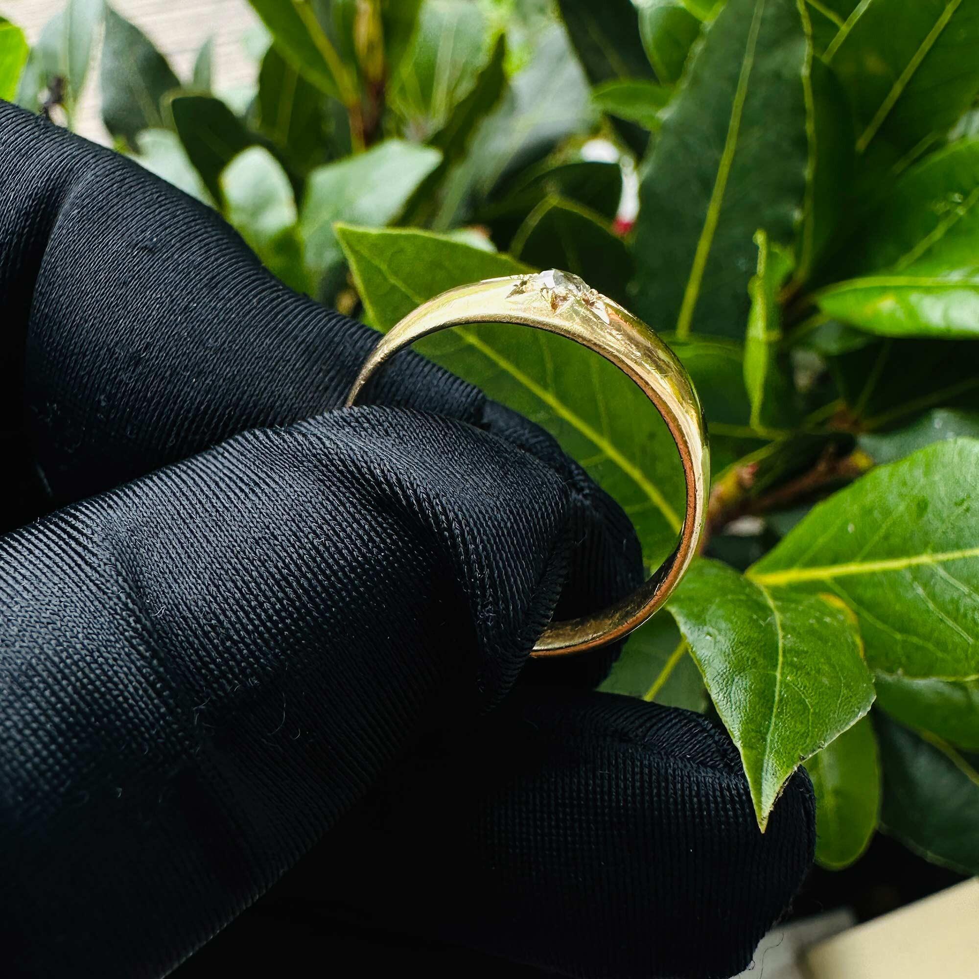 Edwardian gypsy ring with 3.8mm diamond in star setting, crafted in 18ct gold. Sparkling and magical!