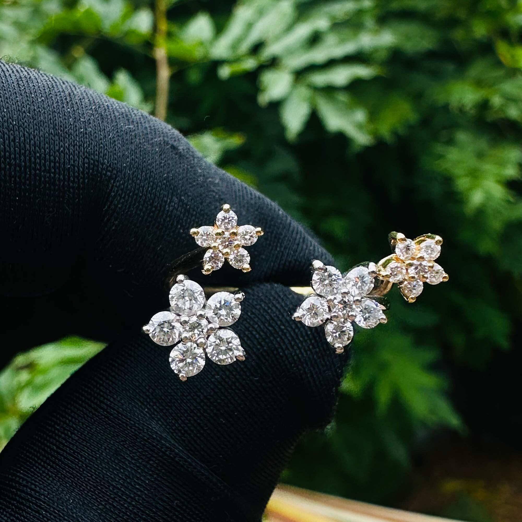 Contemporary diamond daisy ring in 18ct yellow & white gold, unique design with floating daisies effect, size UK: O USA: 7.25