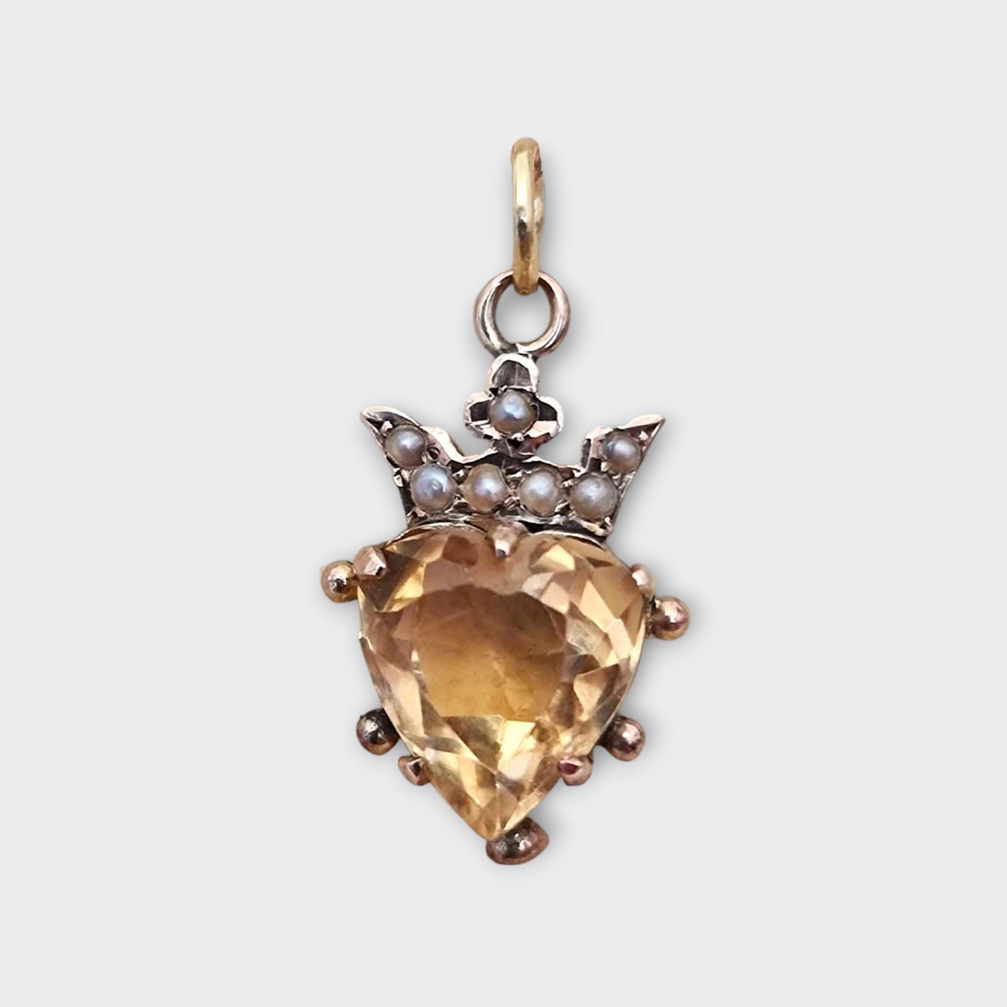 Victorian heart-shaped citrine pendant with seed pearl crown, 9ct gold, late 19th century, 12x17mm, 1.6g, good condition.