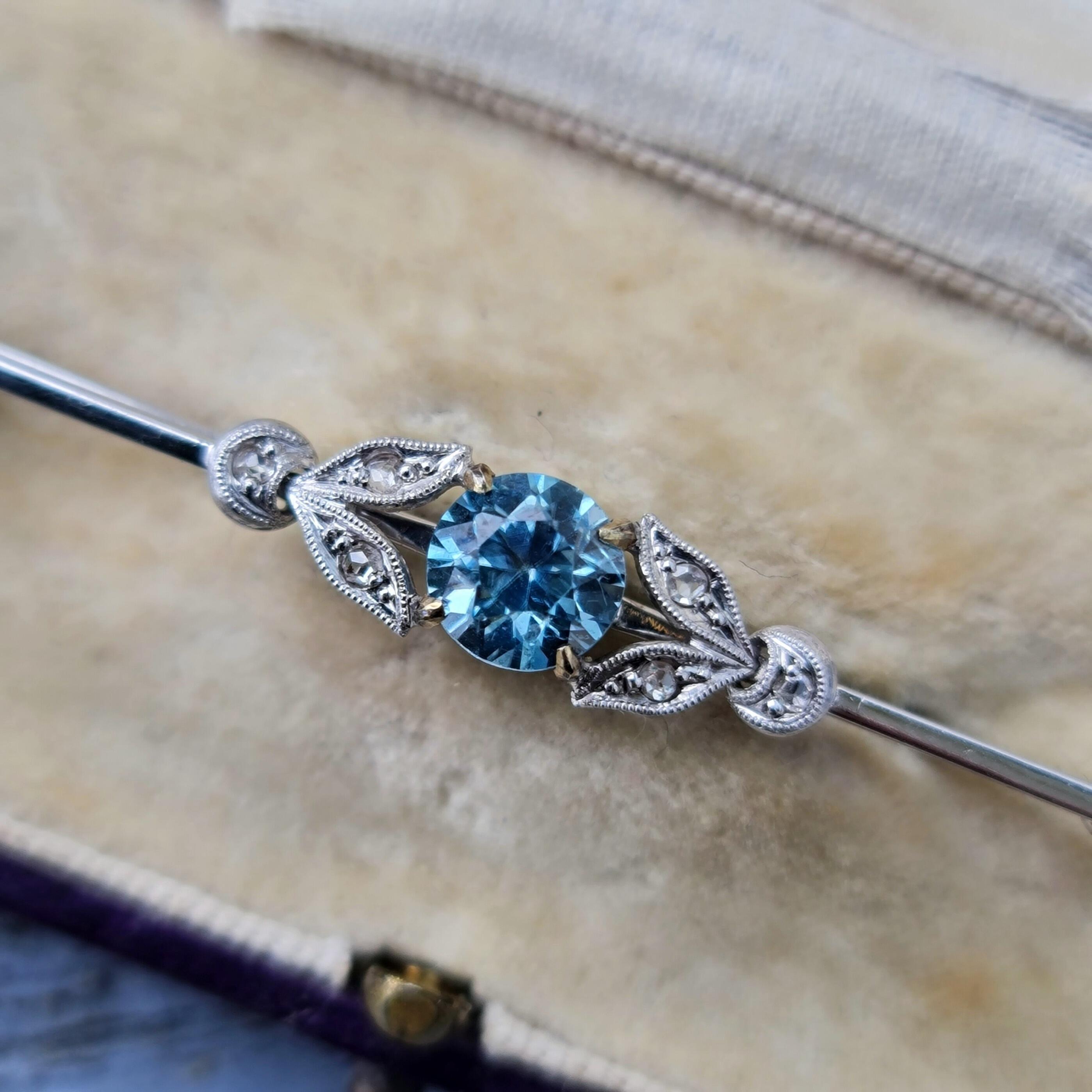 Vintage Art Deco Blue Zircon Bar Brooch in Platinum and White Gold