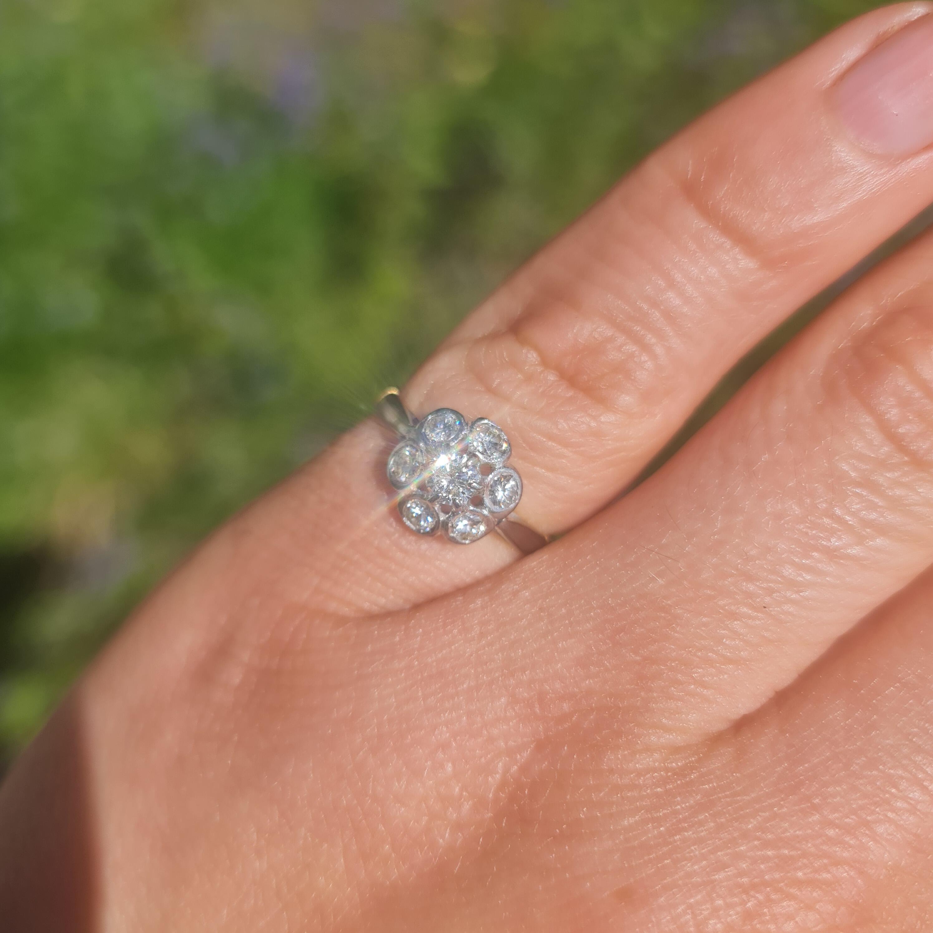 Vintage Daisy Cluster Diamond Ring in 18ct Gold, Size J - 0.62ct Total Carat Weight