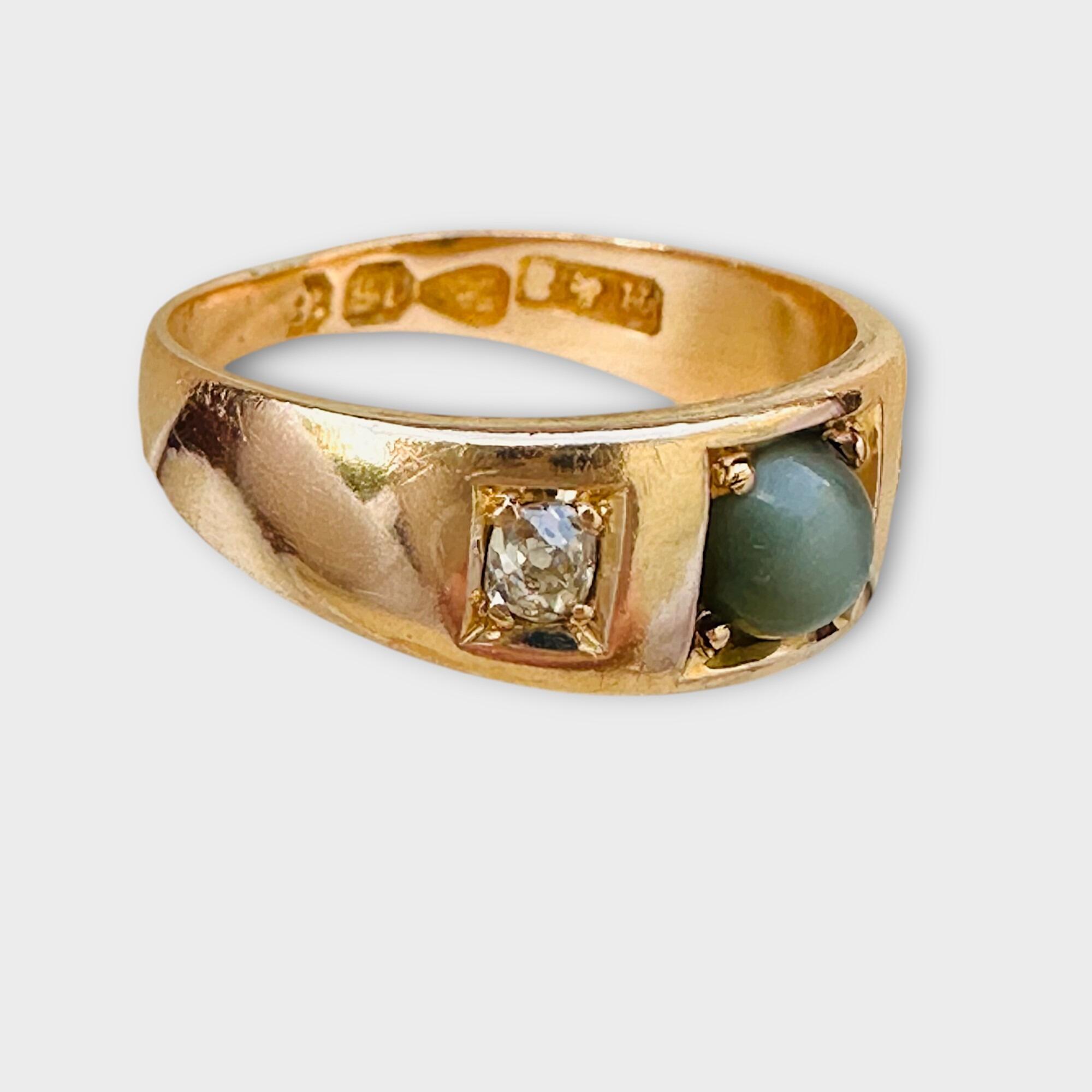 Antique Victorian 15ct gypsy ring with cat's eye chrysoberyl flanked by two diamonds