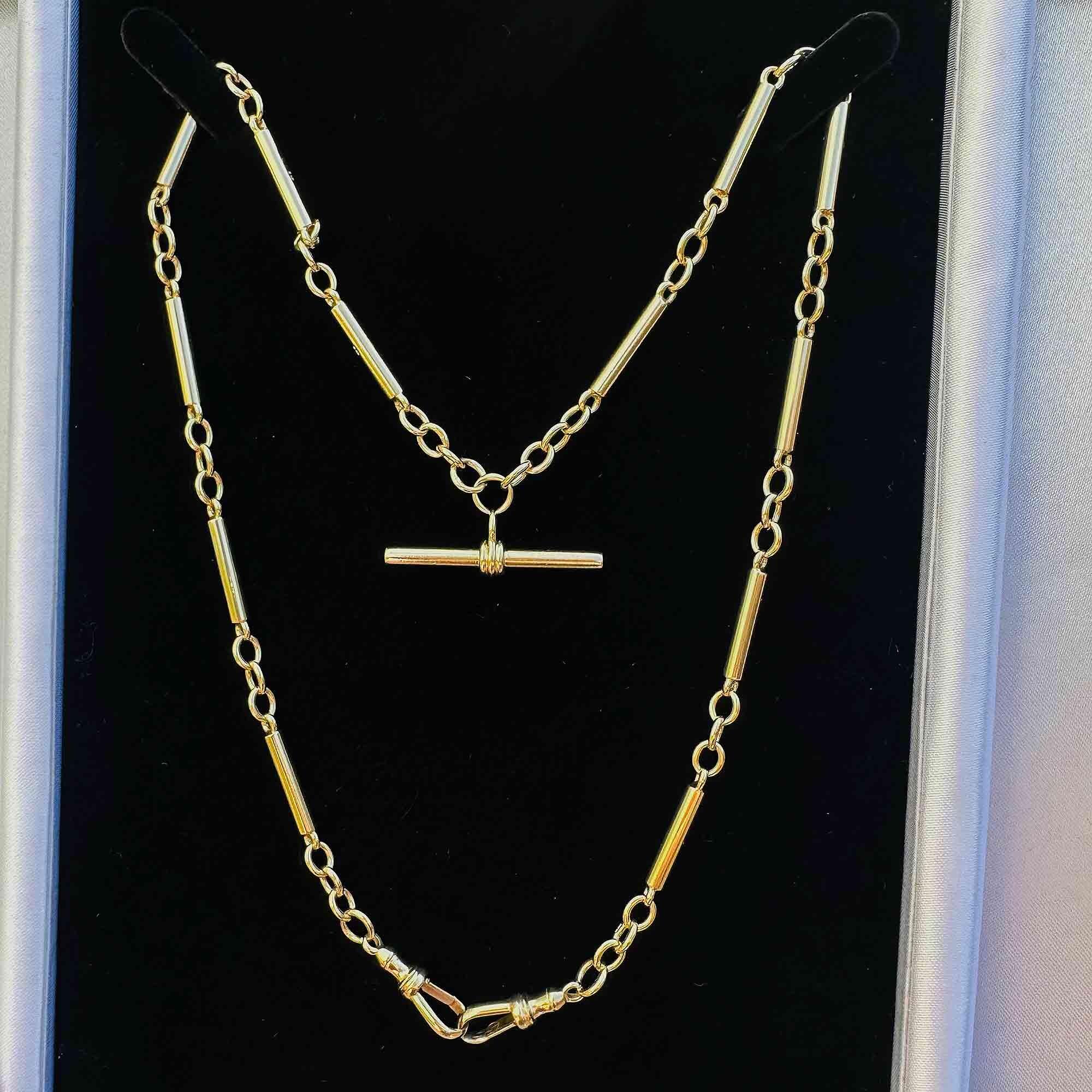 Vintage 9k Yellow Gold solid Tubular & Link Chain with T-Bar Pendant and Dog Clip on black velvet box.