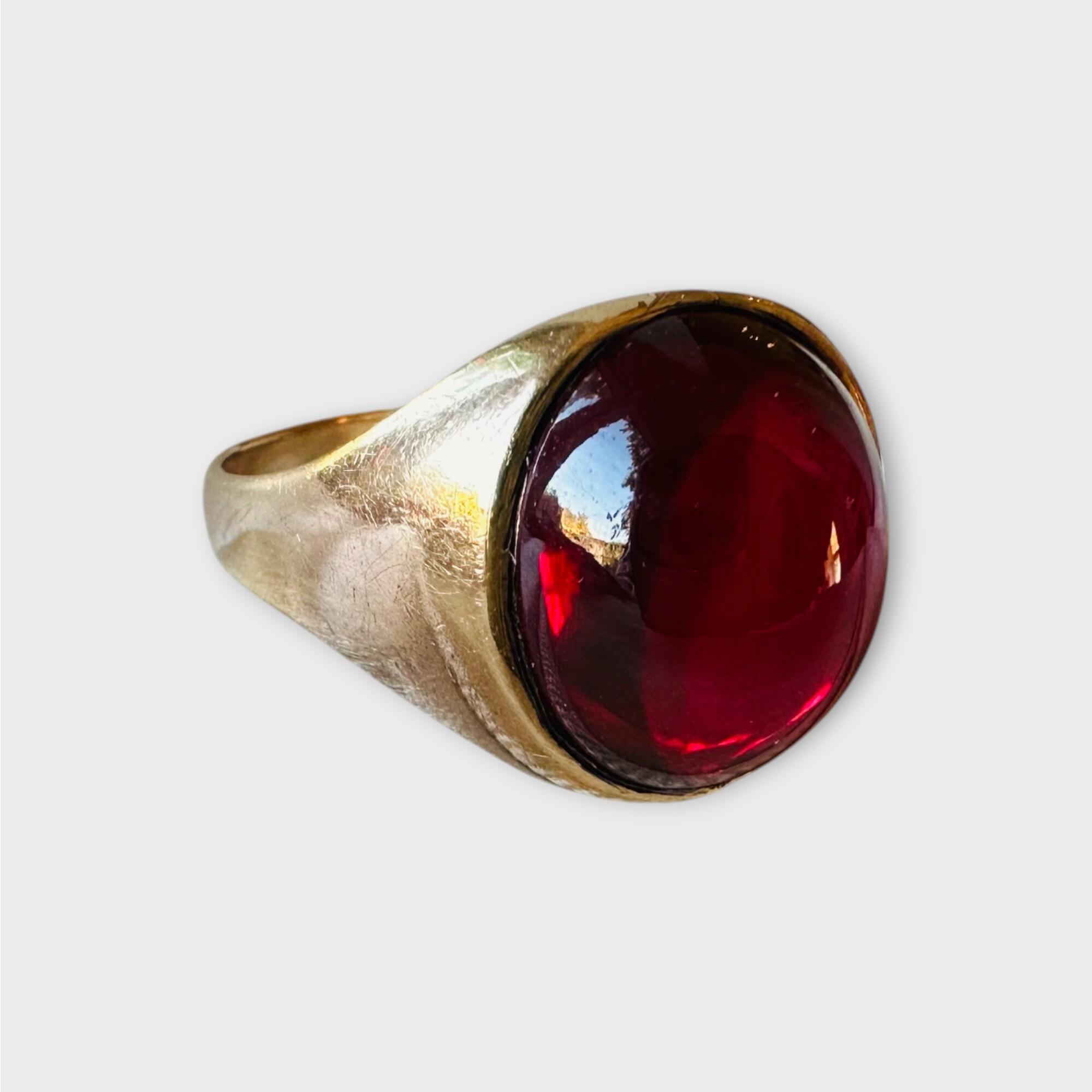 Art Deco 9k Gold Signet Ring with Garnet - Timeless Elegance