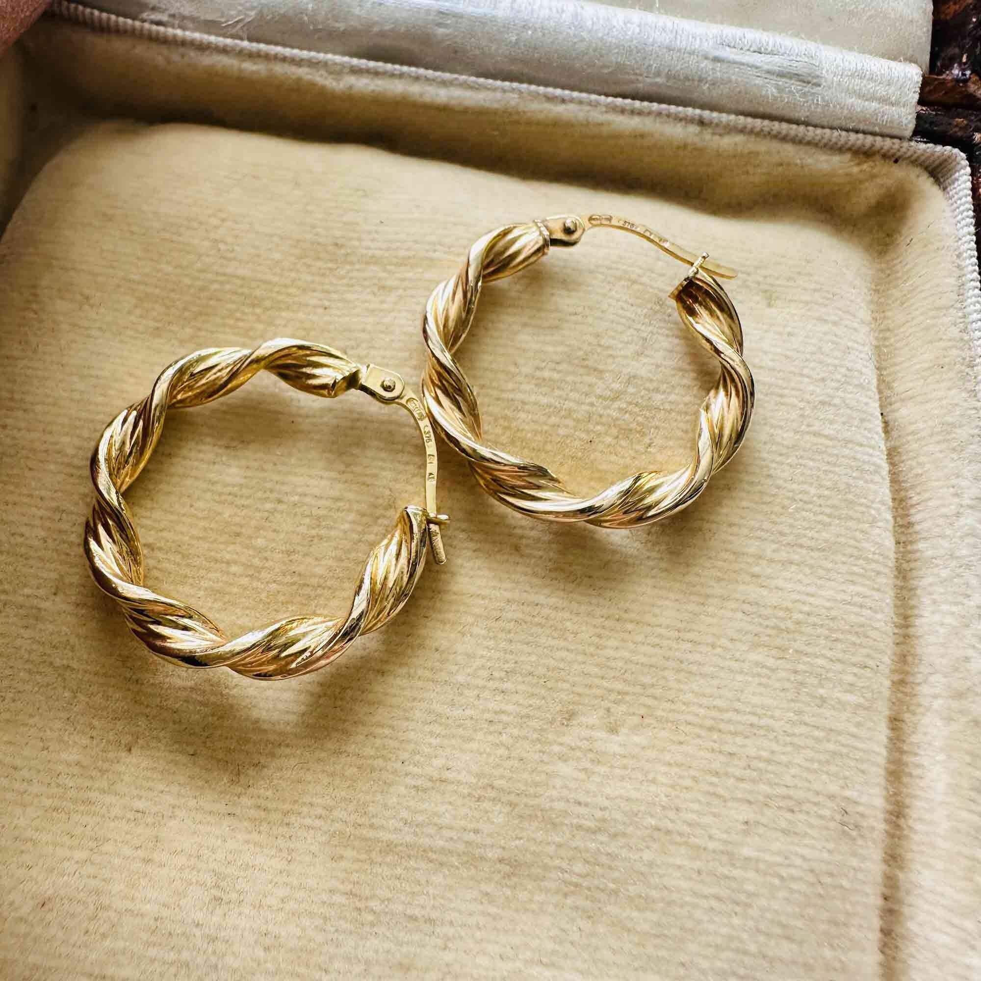 Vintage Italian Gold Rope Hoop Earrings - Classic Everyday Style