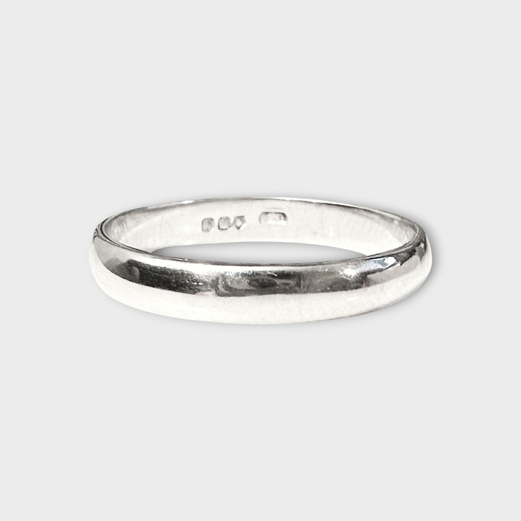 1998 platinum wedding ring band with hallmarks