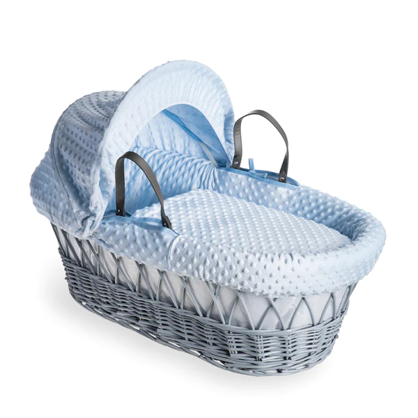 grey-wicker-moses-basket-blue-bedding.png