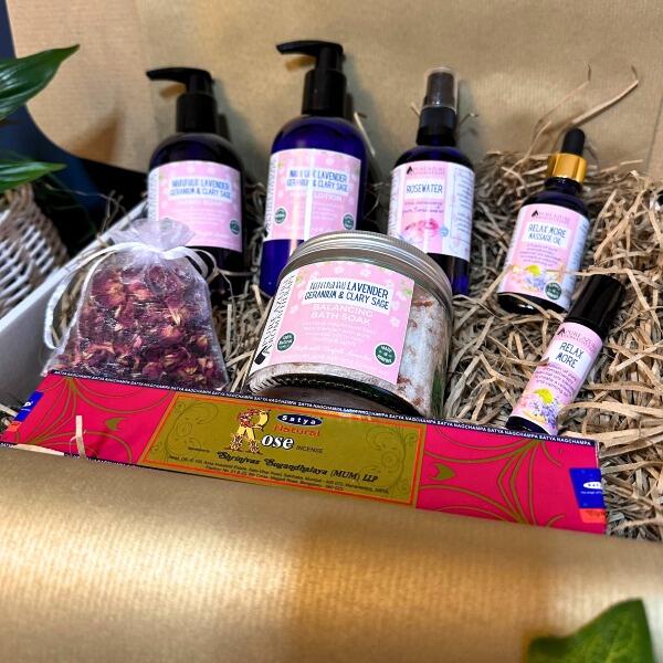 Rose and geranium luxury gift set