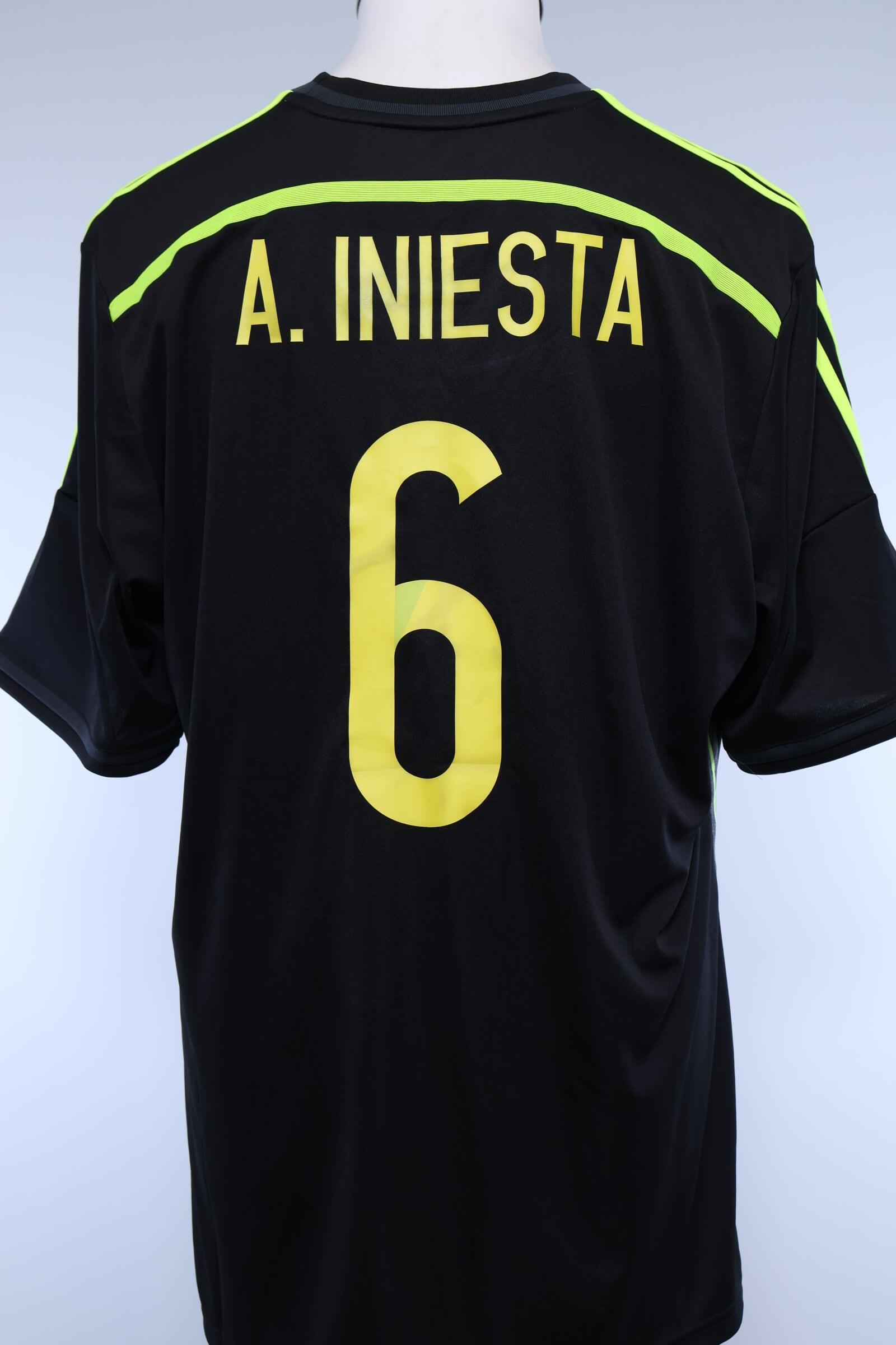 2013/15 - SPAIN - A. INIESTA - #6 - AWAY SHIRT - XL