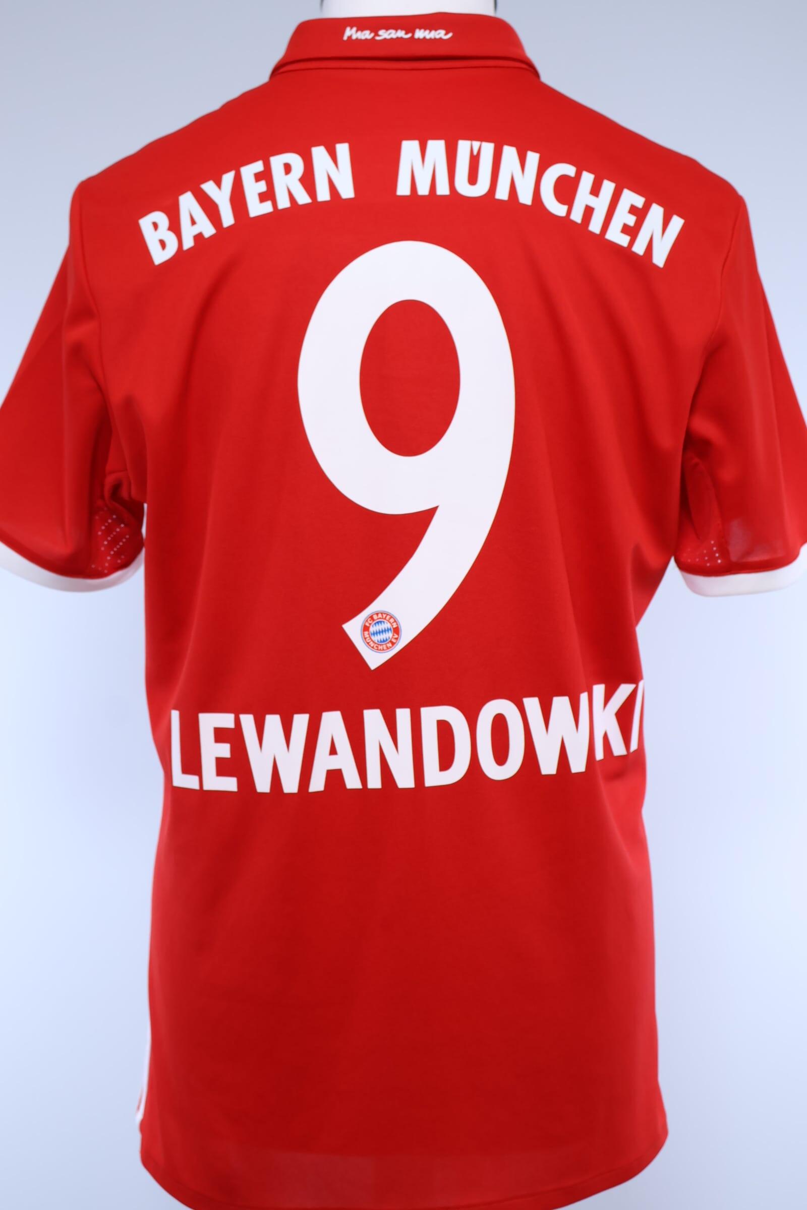 2016/17 - BAYERN MUNICH - LEWANDOWSKI - #9 - HOME SHIRT - M