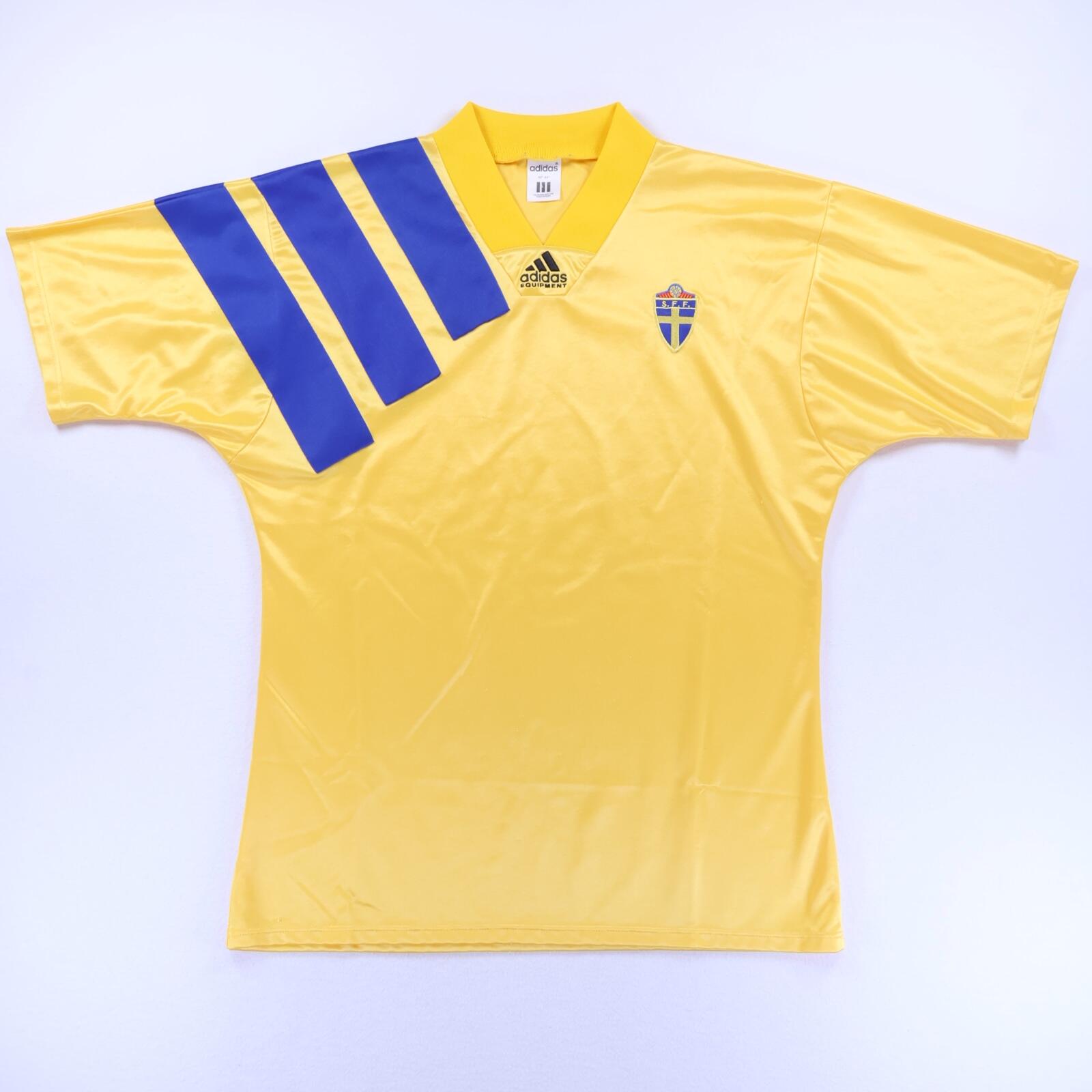 【希少】アディダス　1992年スウェーデン代表ユニフォーム　ヴィンテージ　UK製 Sweden 1992/94 Home Shirt - XL