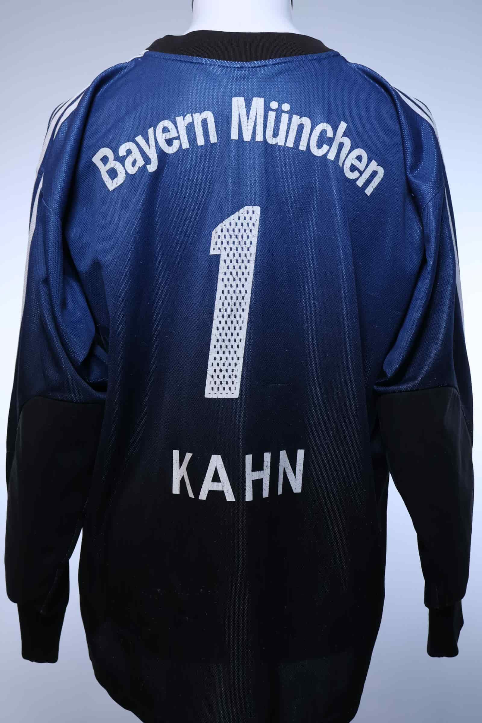 Bayern Munich Kahn #1 2002/03 Goalkeeper Shirt - L