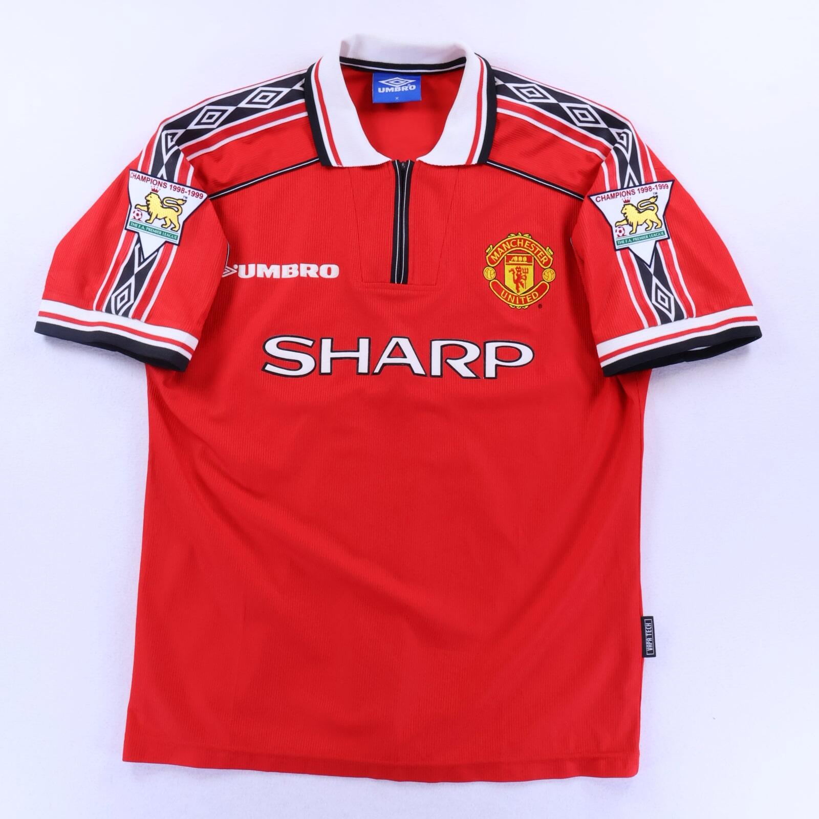 Manchester United Butt #8 1998/99 Home Shirt - M