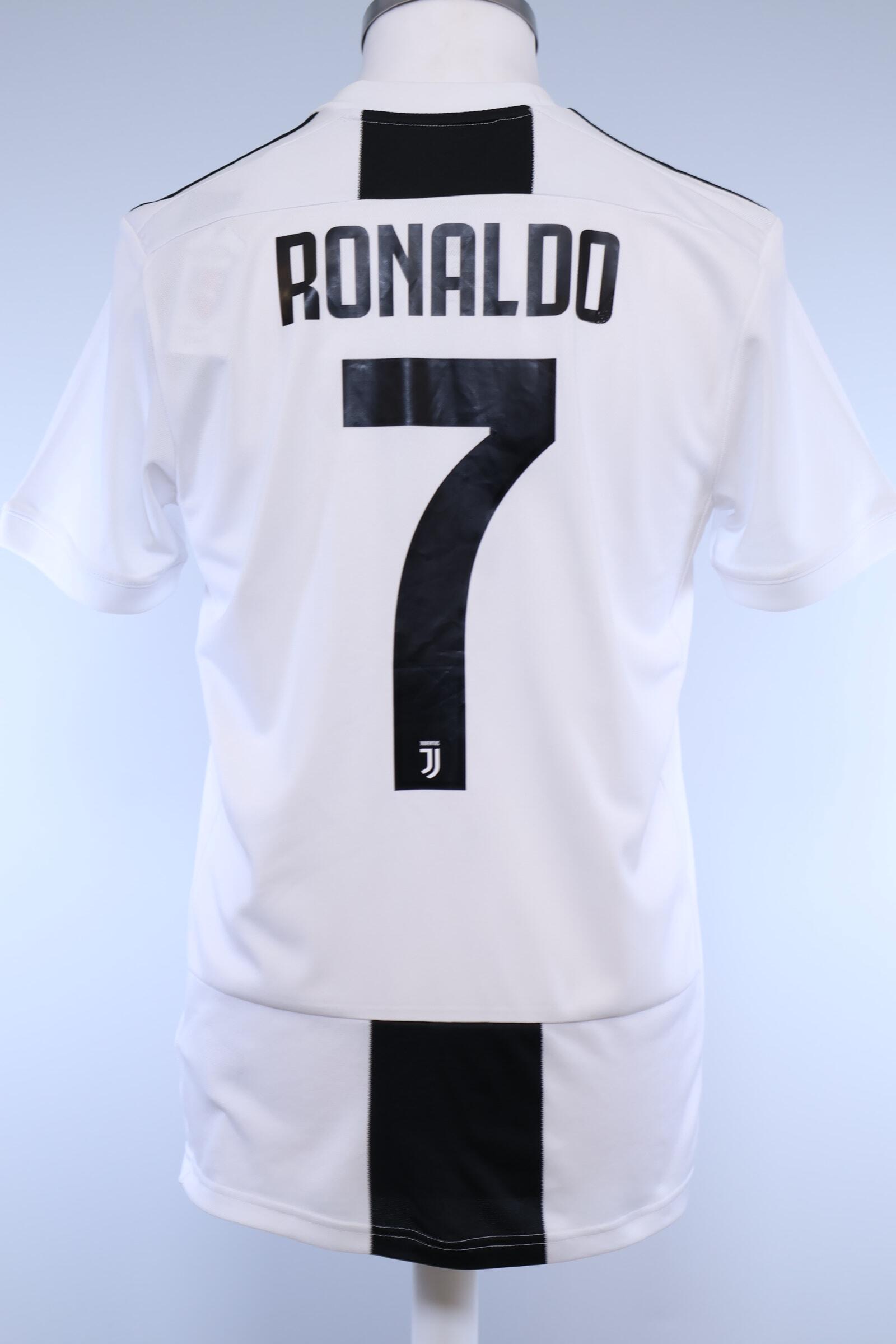 2018/19 - JUVENTUS - RONALDO - #7 - HOME SHIRT - S