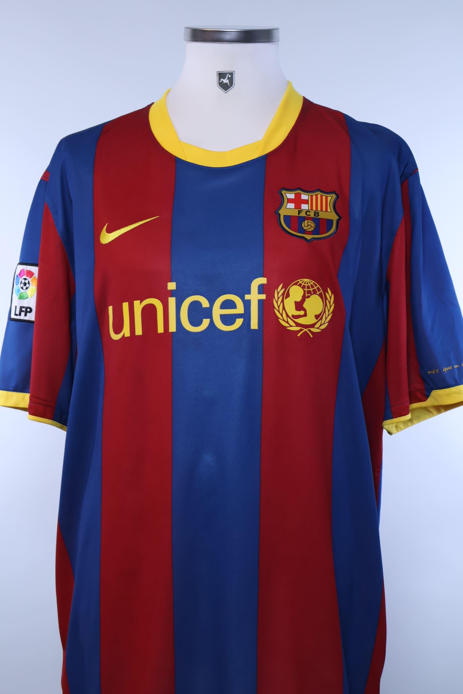2010/11 - FC BARCELONA - PIQUE - #3 - HOME SHIRT - XXL