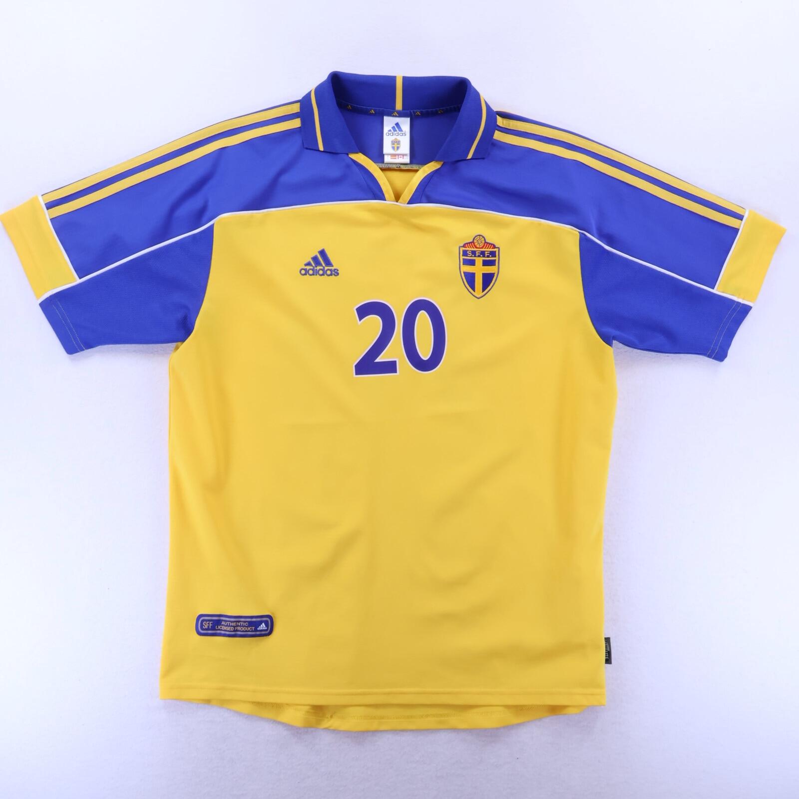 Sweden Larsson #20 2000/02 Home Shirt - L