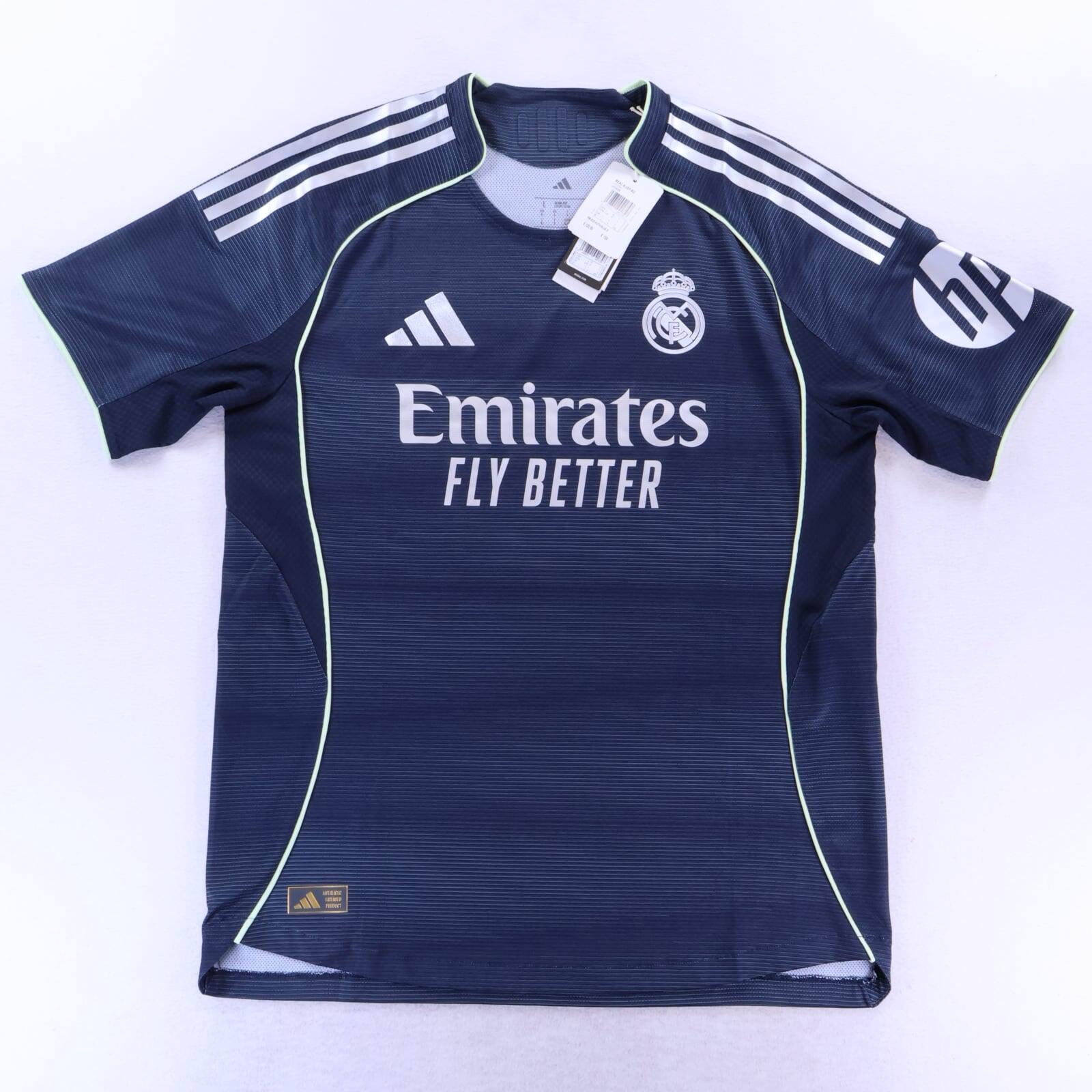 *NWT* Real Madrid Valverde #8 2025/26 Away Shirt - Player Issue - L