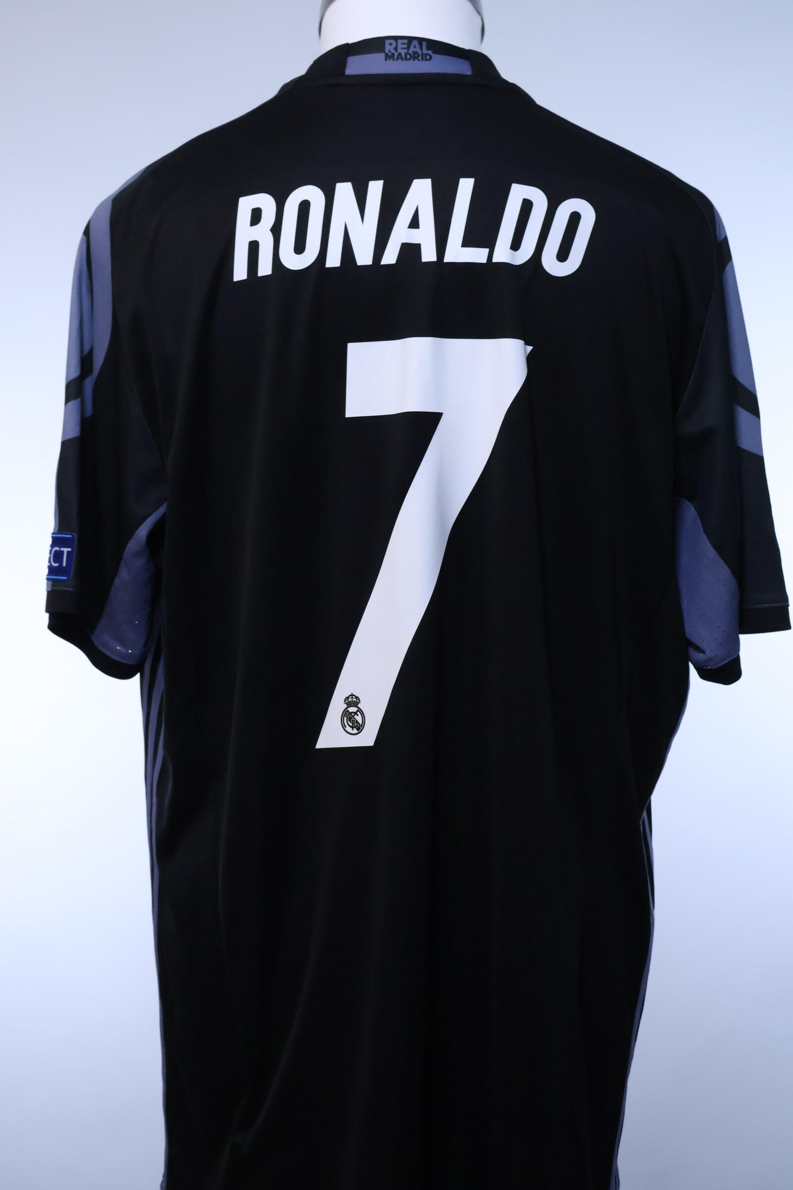 2016/17 - REAL MADRID - RONALDO - #7 - THIRD SHIRT - XL