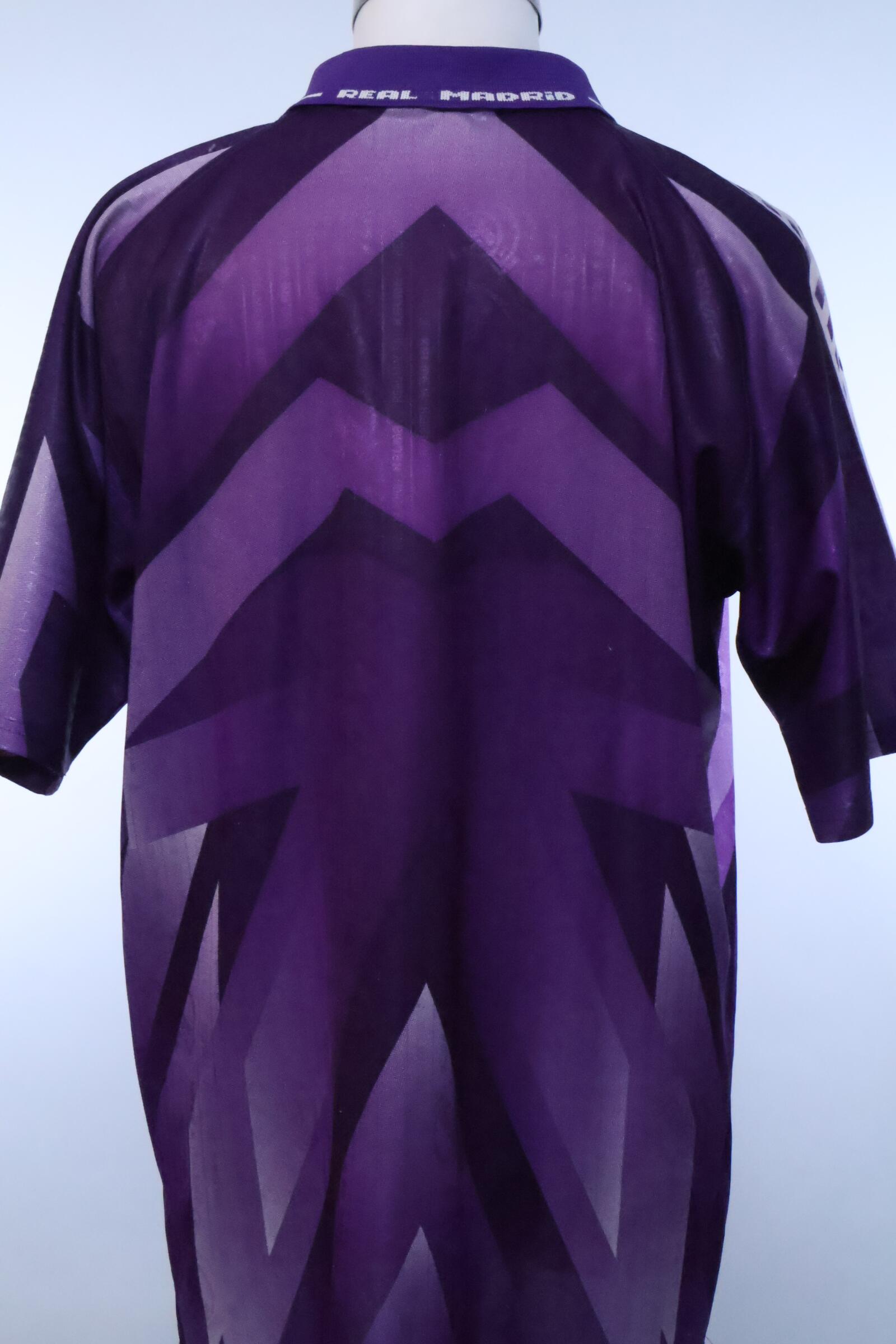 Real Madrid 1996/97 Away Shirt - XL