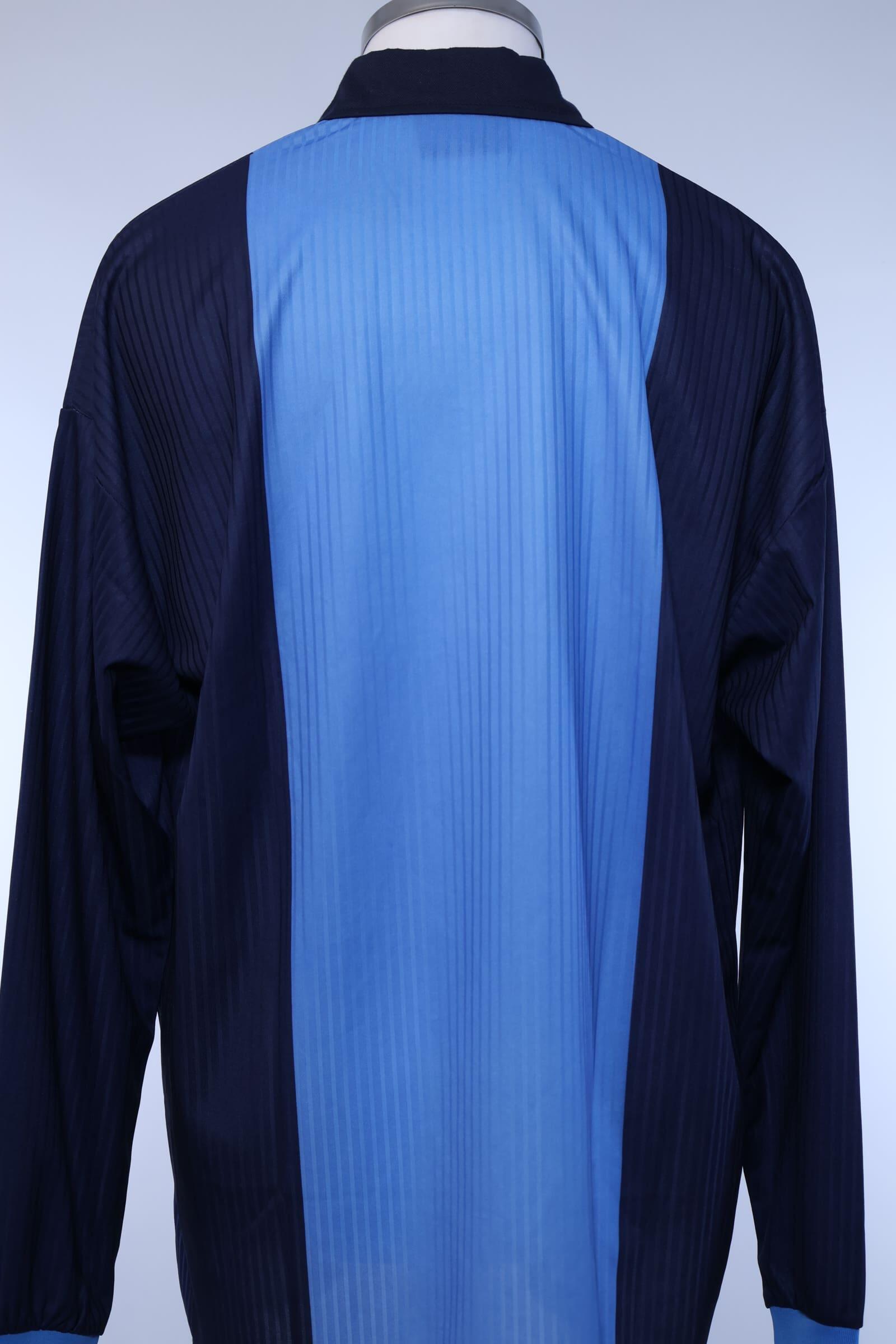 UMBRO LONG SLEEVE SHIRT - XL