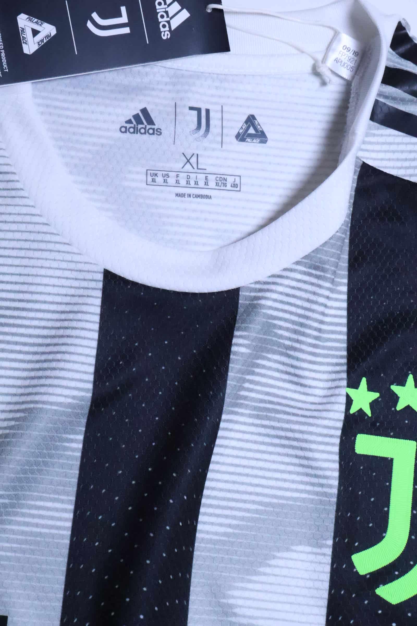 Juventus 2019/20 Home Shirt - XL