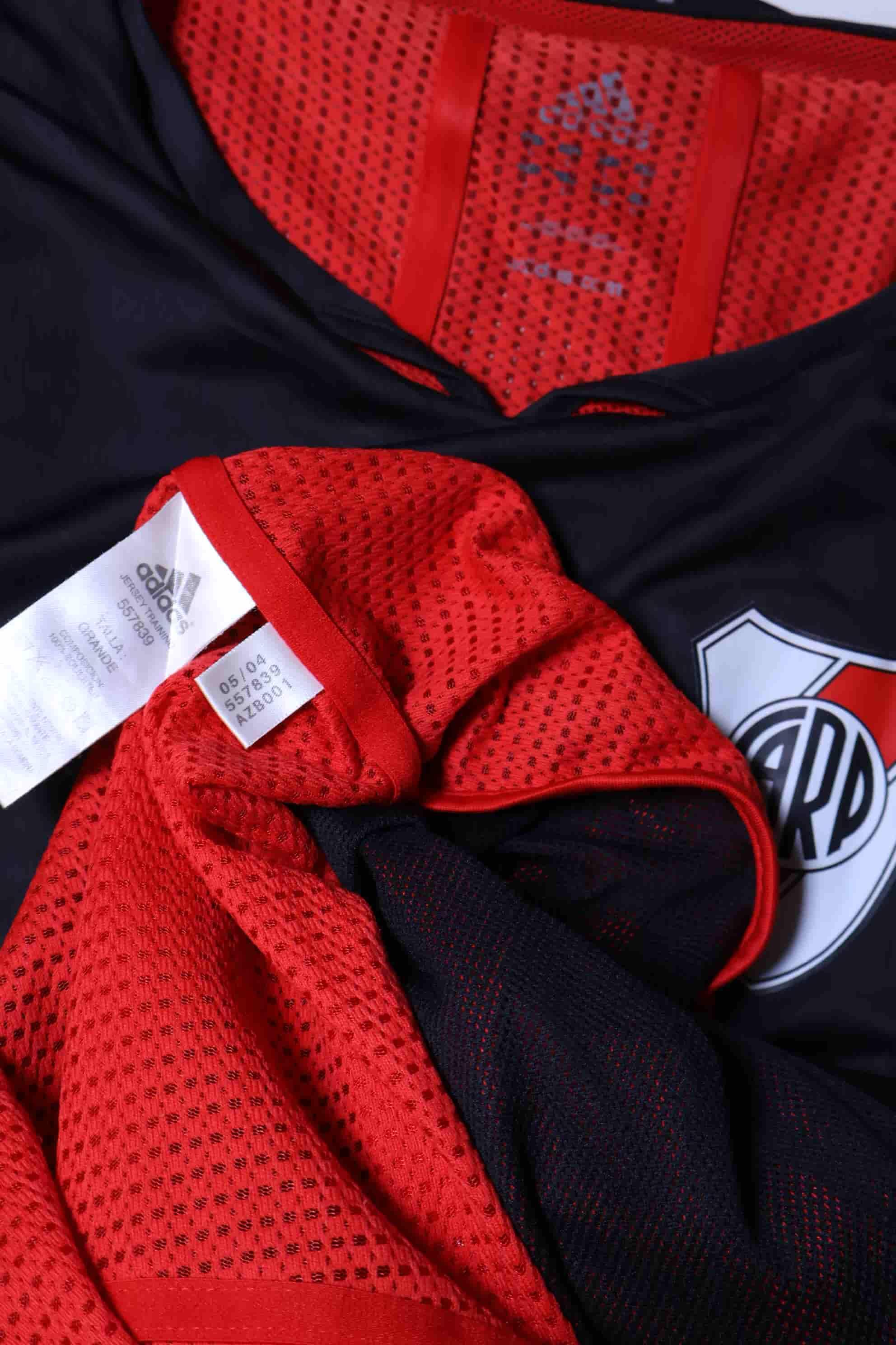 River Plate 2005/06 Away Shirt - L- TAGS