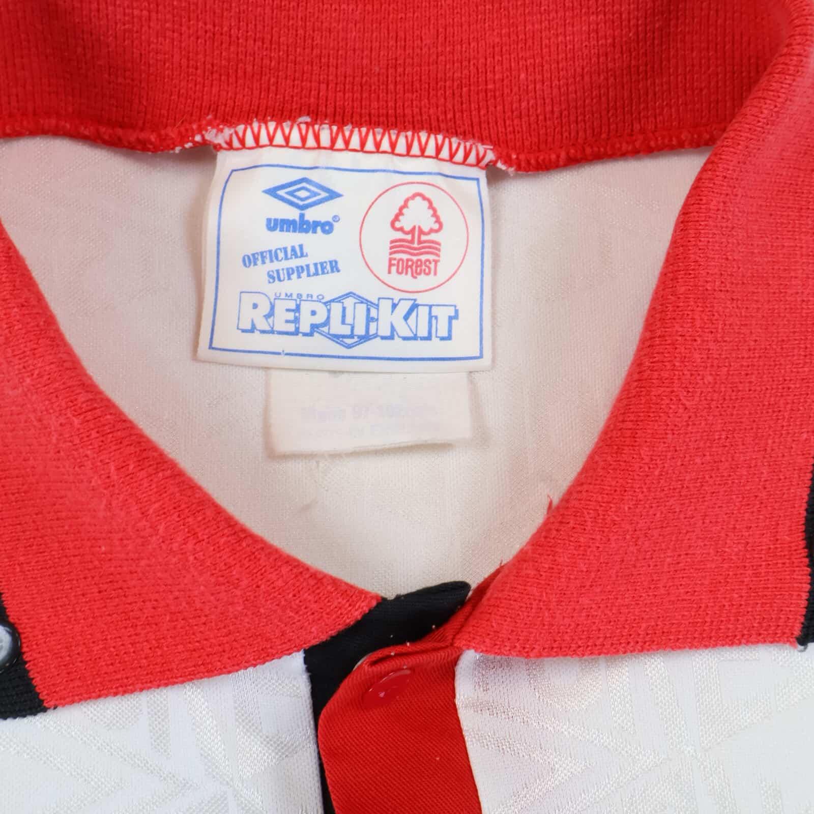 希少 UMBRO Nottingham Forest プルオーバー シャツ Nottingham Forest Umbro Long Sleeve Football Shirt - Red - S