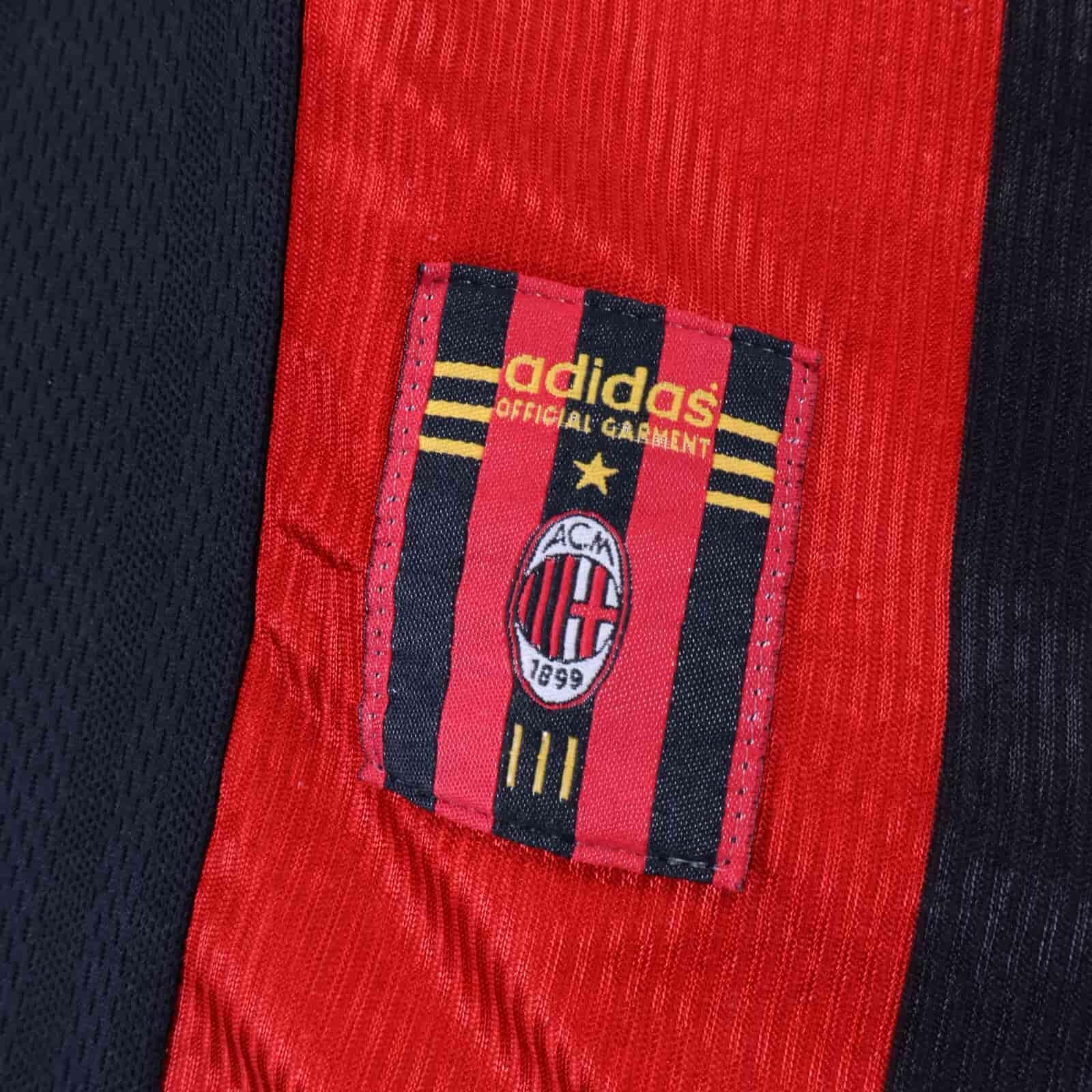 Ac Milan Leonardo #18 1998/99 Home Shirt - M Ac Milan Leonardo #18 1998/99 Home Shirt - M