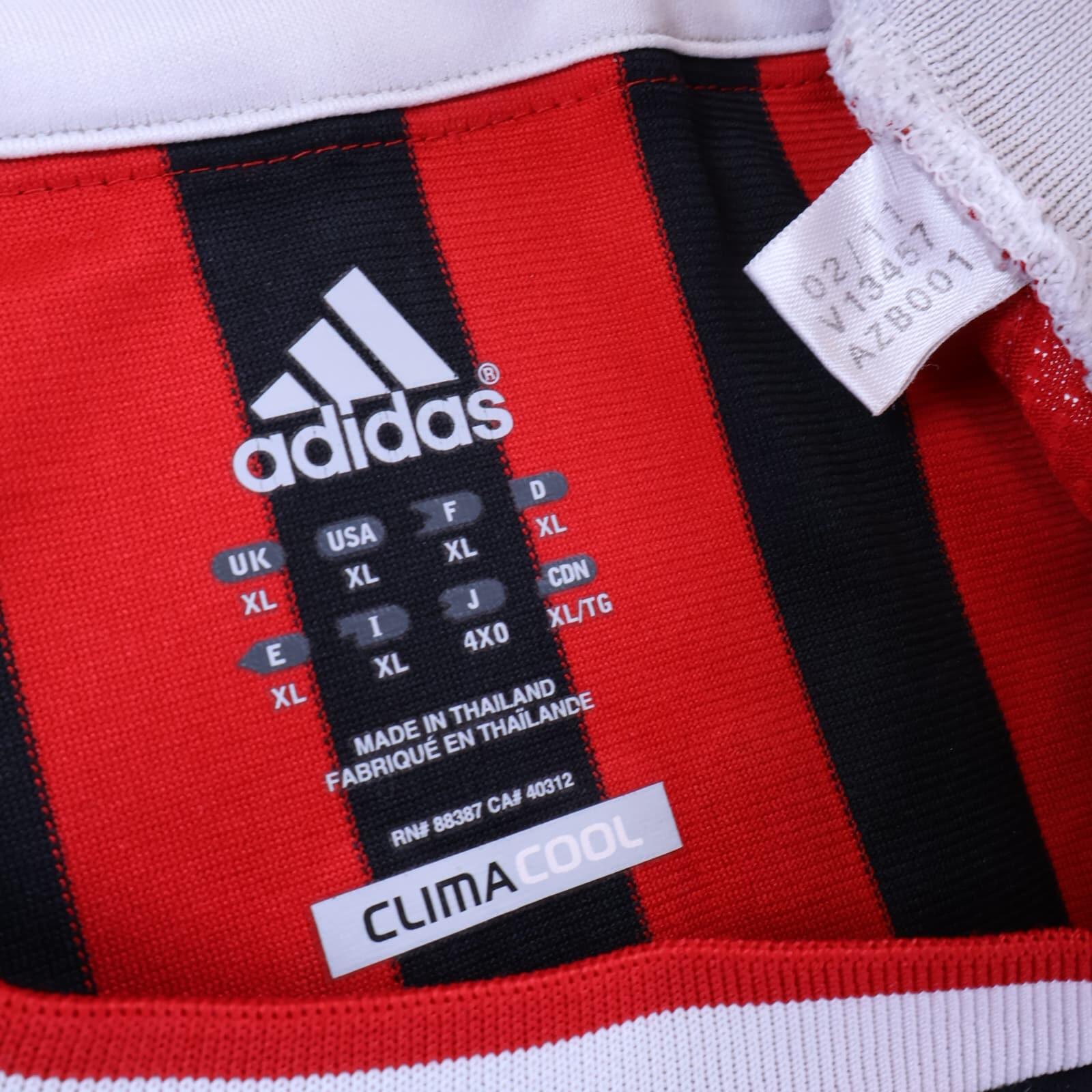 Ac Milan Ibrahimović #11 2011/12 Home Shirt - XL
