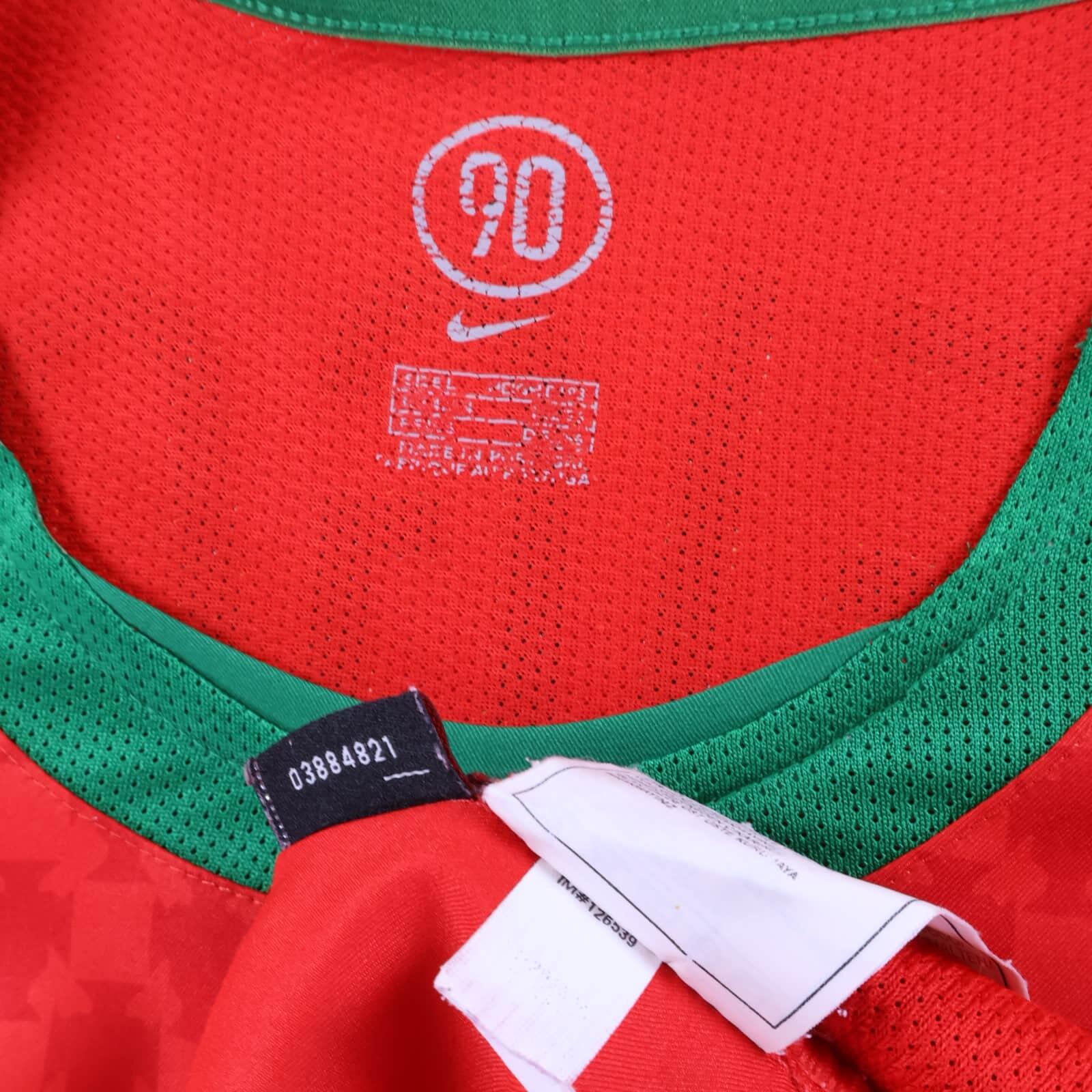 Portugal Figo #7 2004/06 Home Shirt - L