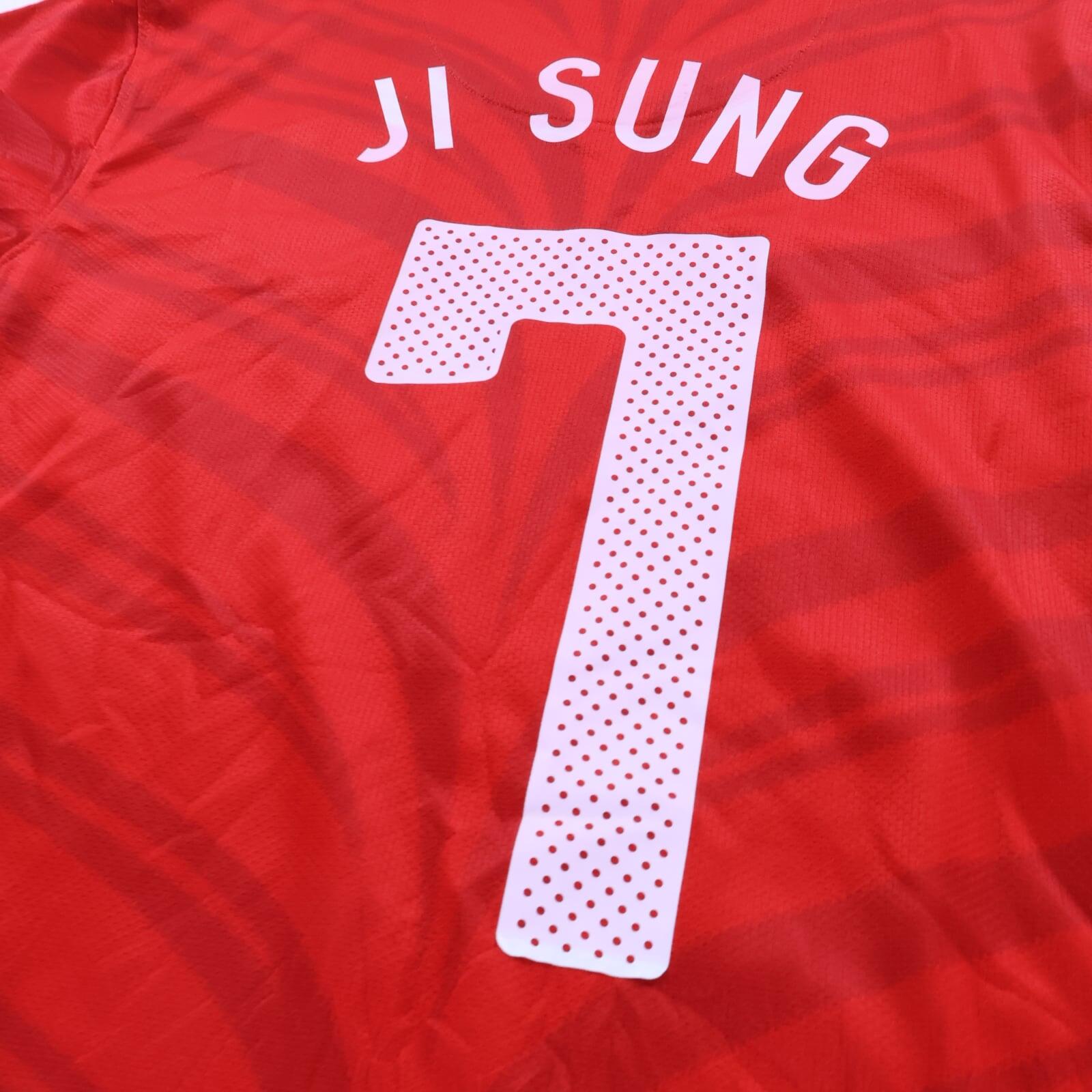 South Korea Jisung #7 2010/12 Home Shirt - M