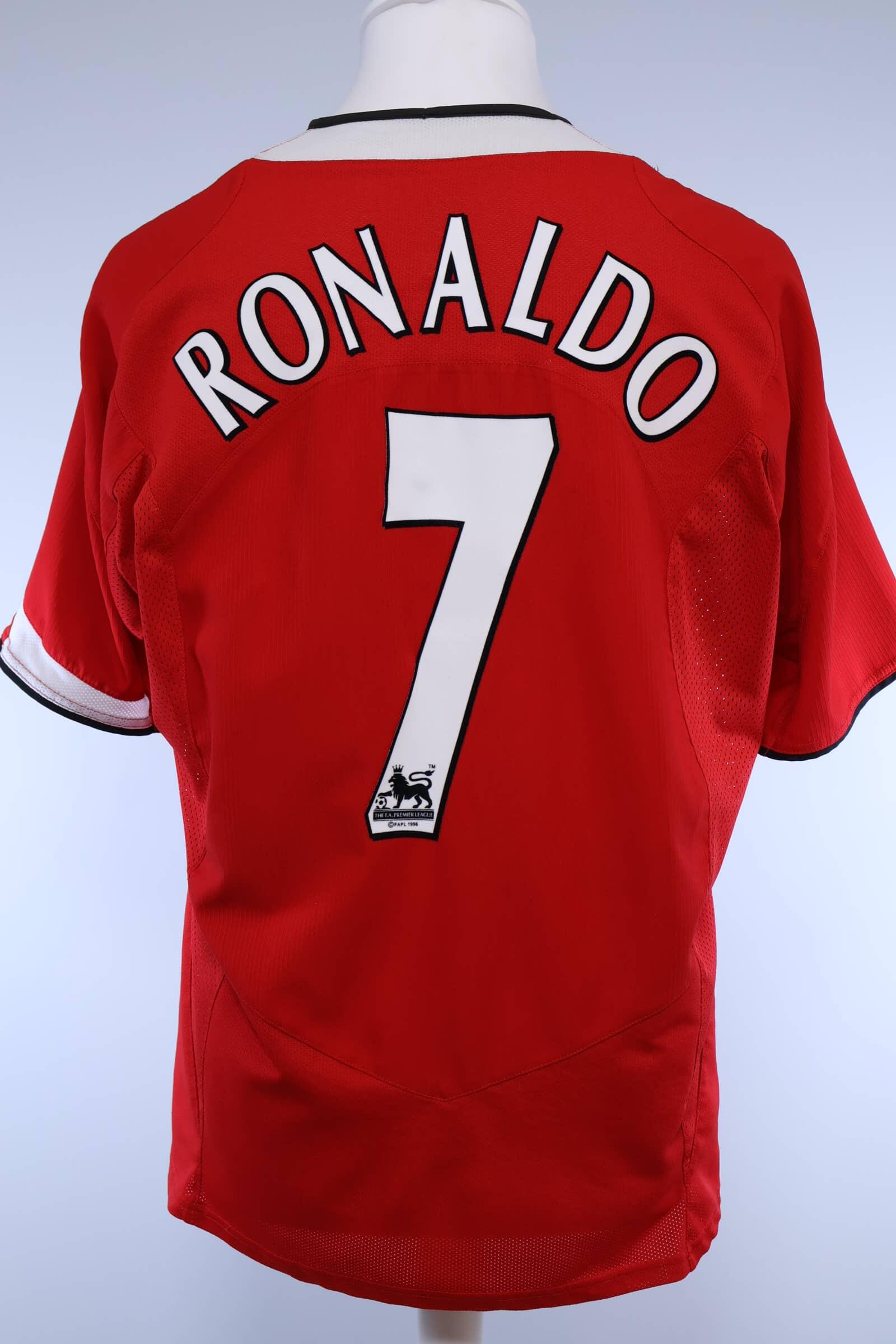 2004/06 - MANCHESTER UNITED - RONALDO - #7 - HOME SHIRT - L