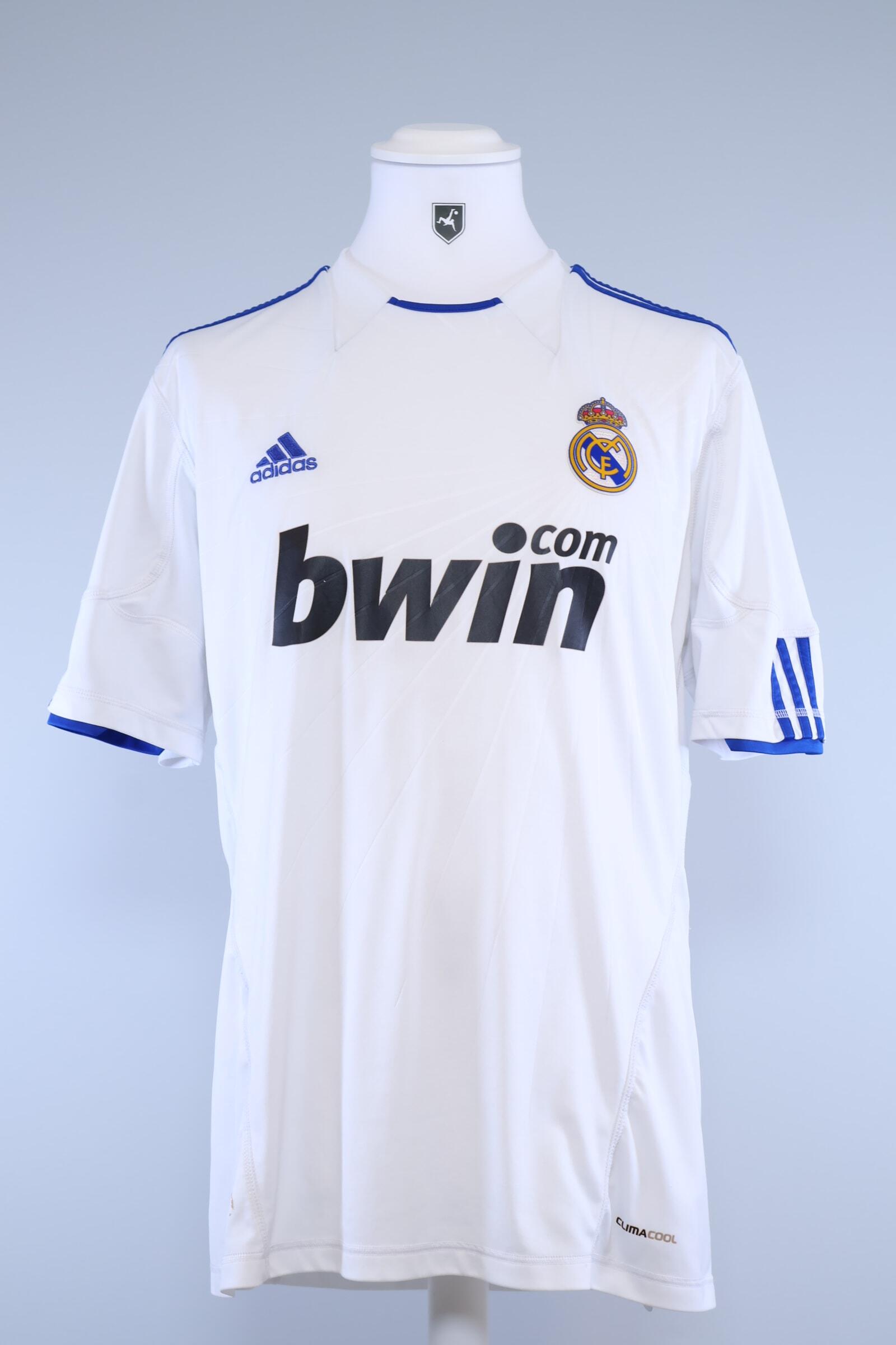 2010/11 - REAL MADRID - BENZEMA - #9 - HOME SHIRT - L