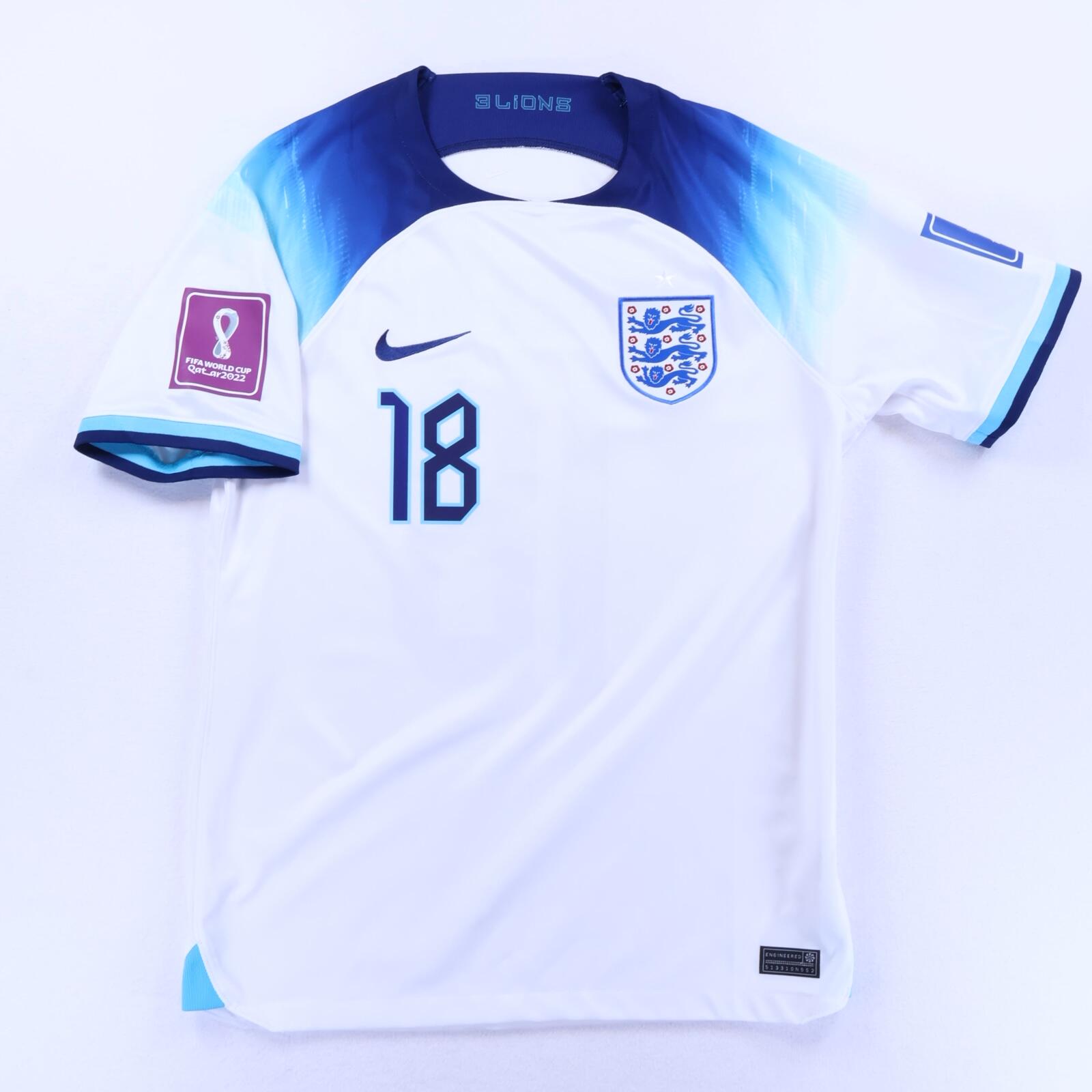 England Alexander-Arnold #18 2022/23 Home Shirt - M