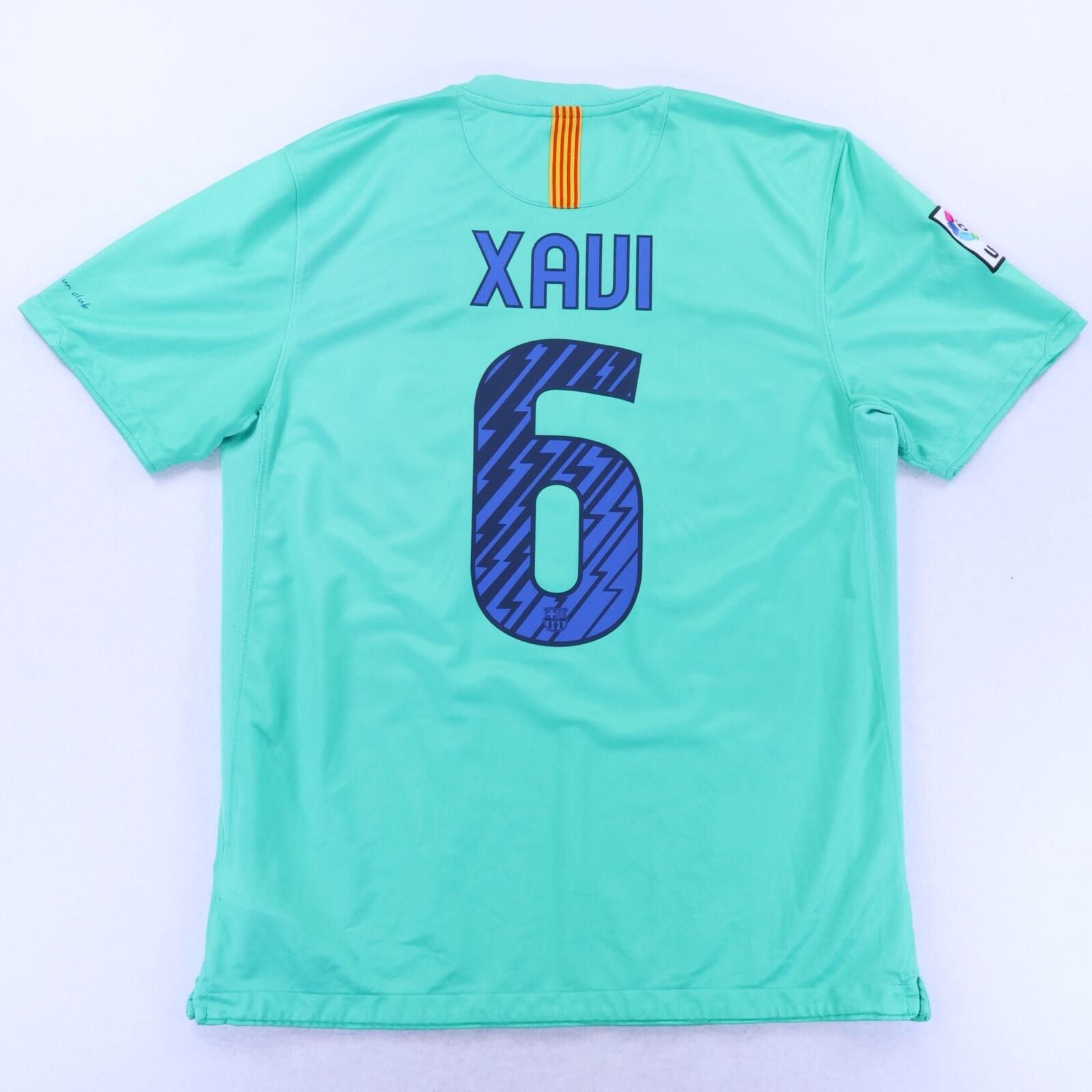 Barcelona Xavi #6 2010/11 Away Shirt - L
