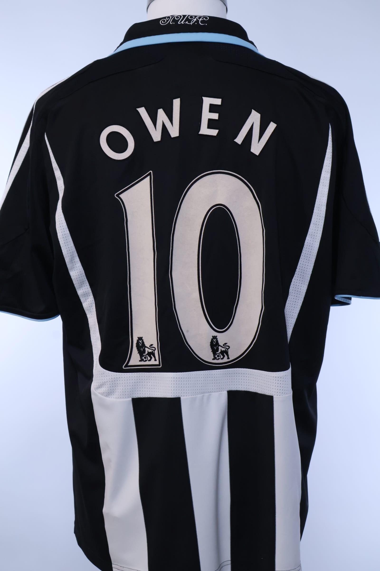 2010/11 - GERMANY - OZIL - #8 - HOME SHIRT - L